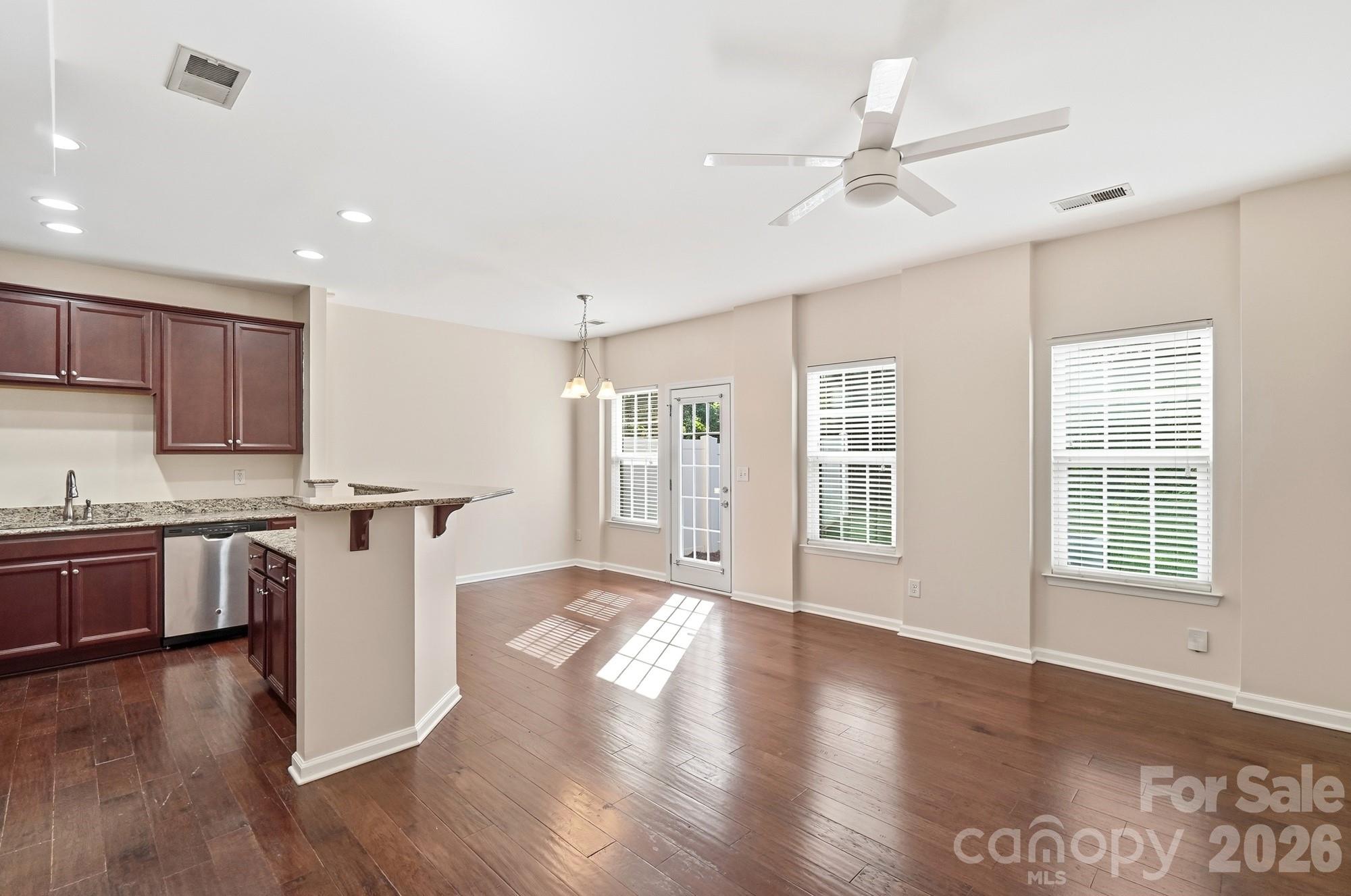 7495 Red Mulberry Way Property Photo 10