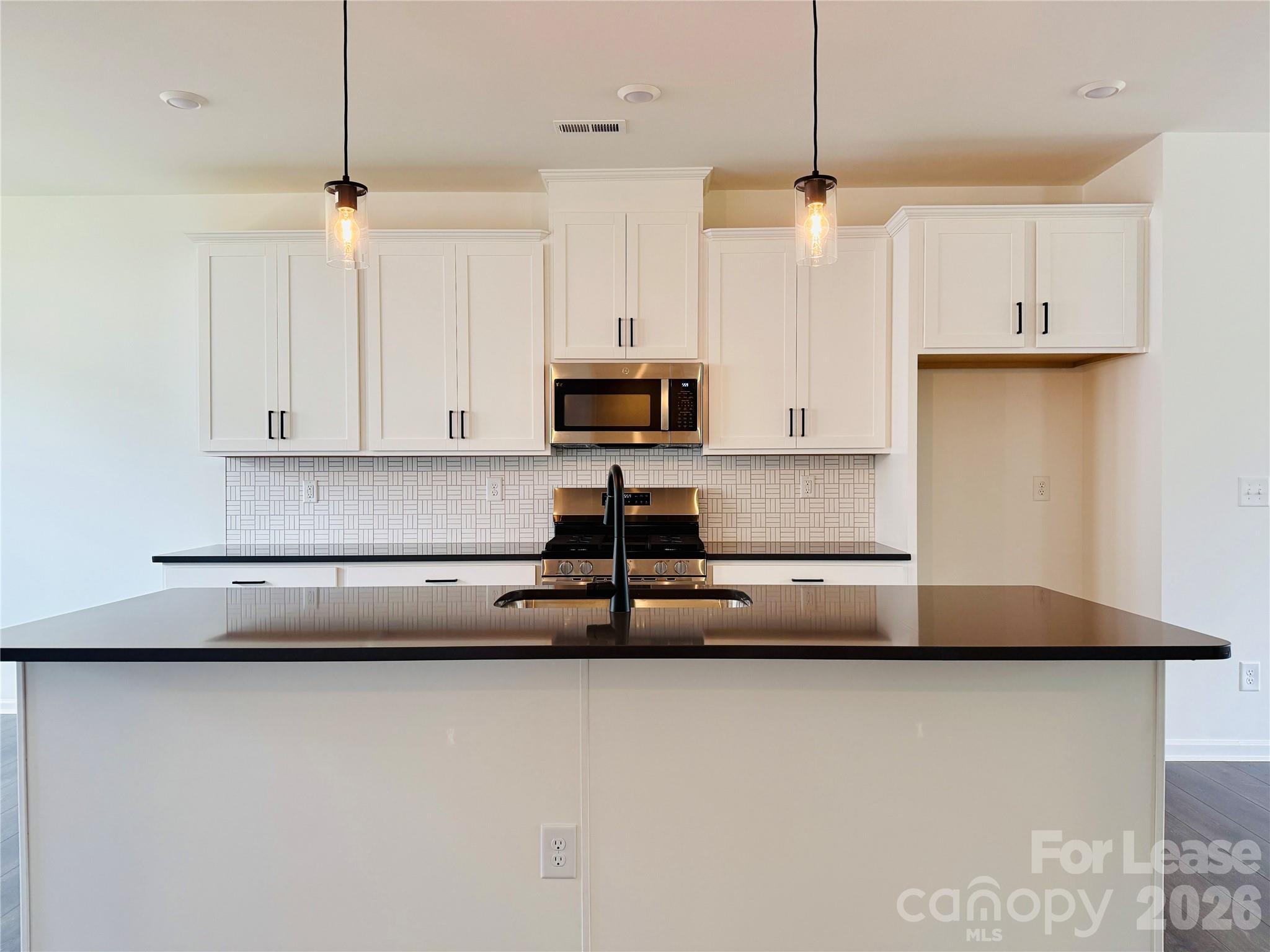 1736 Blanche Street Property Photo 4