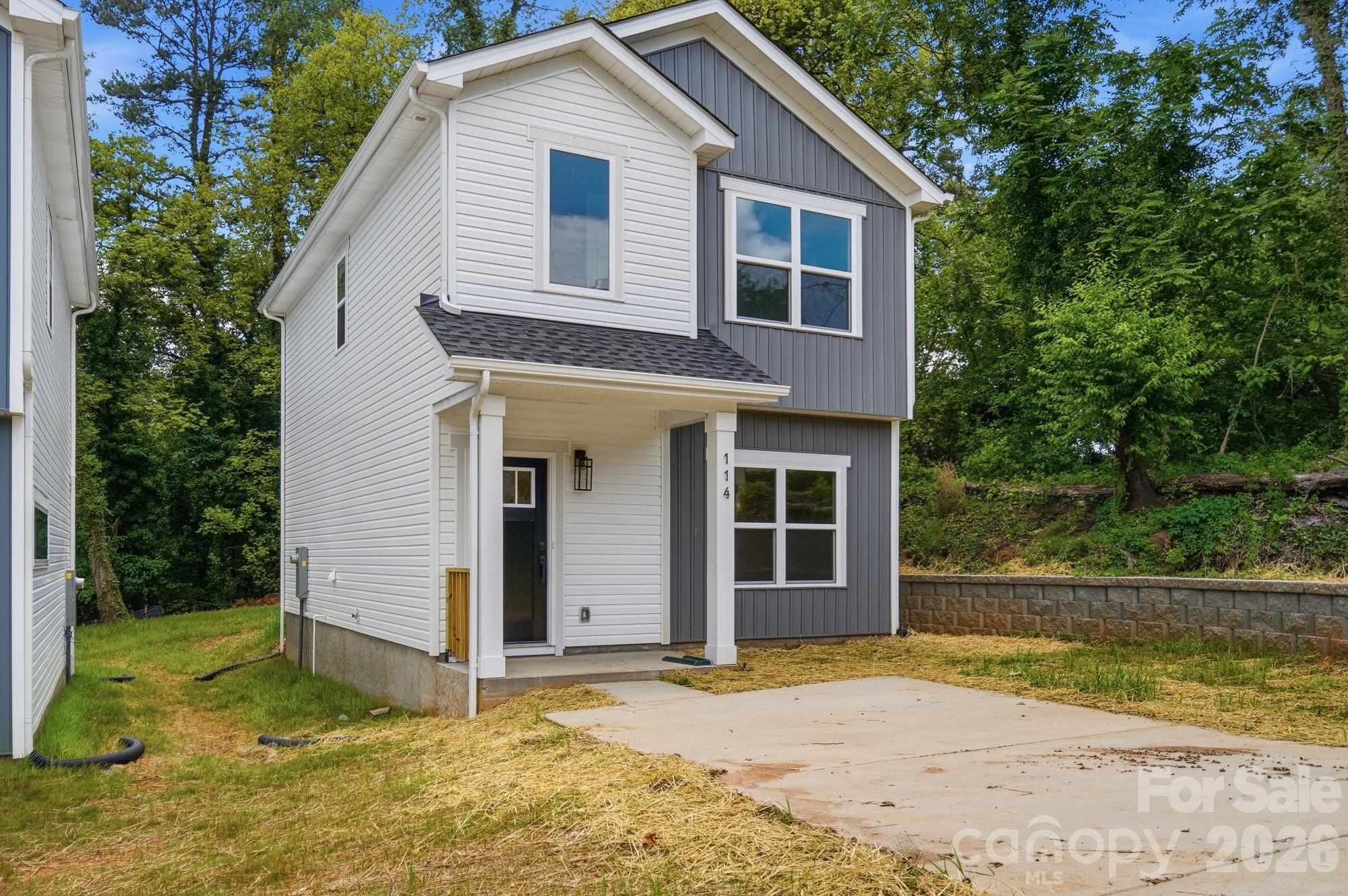 114 7th Avenue Property Photo 3