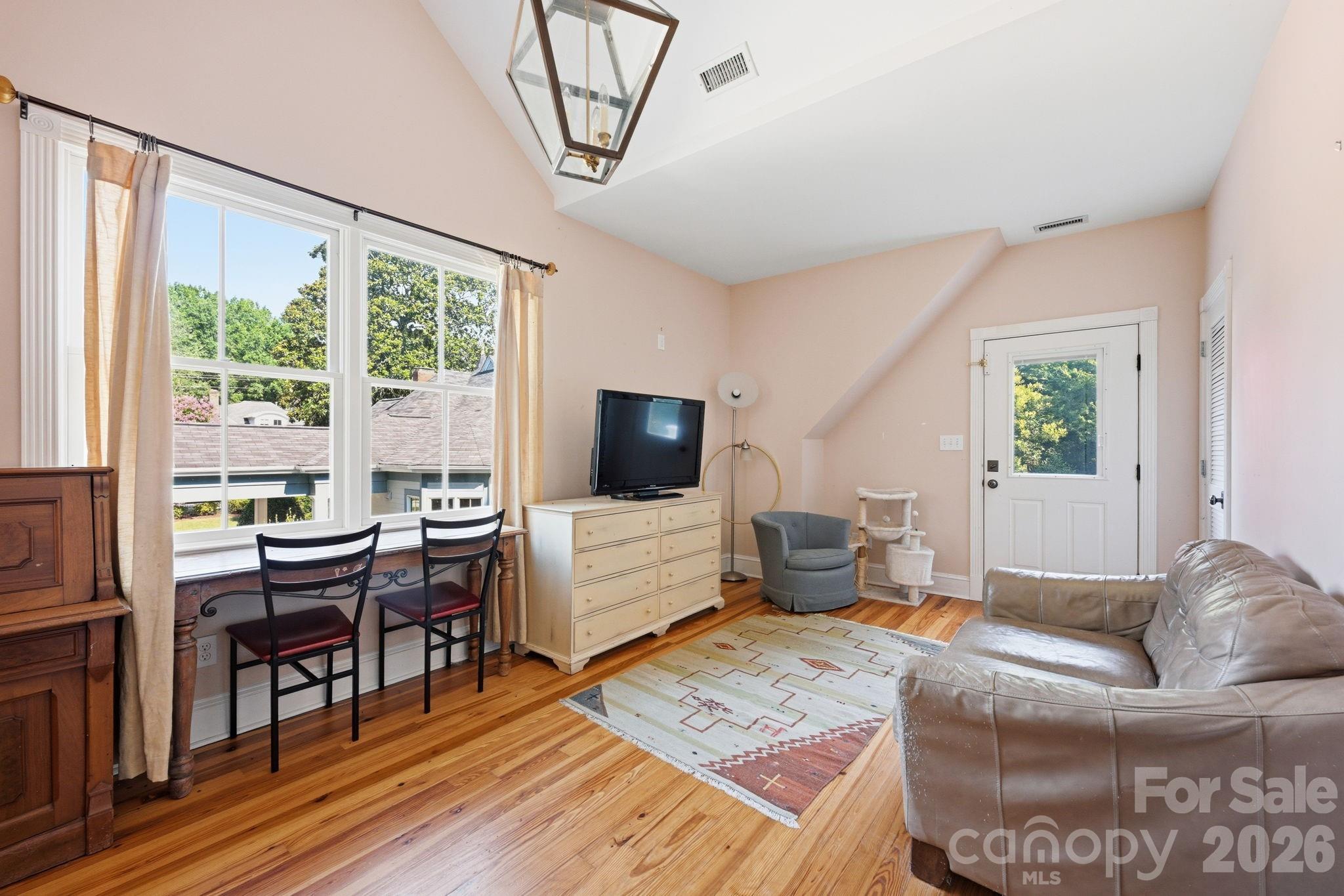 519 South Street Property Photo 42