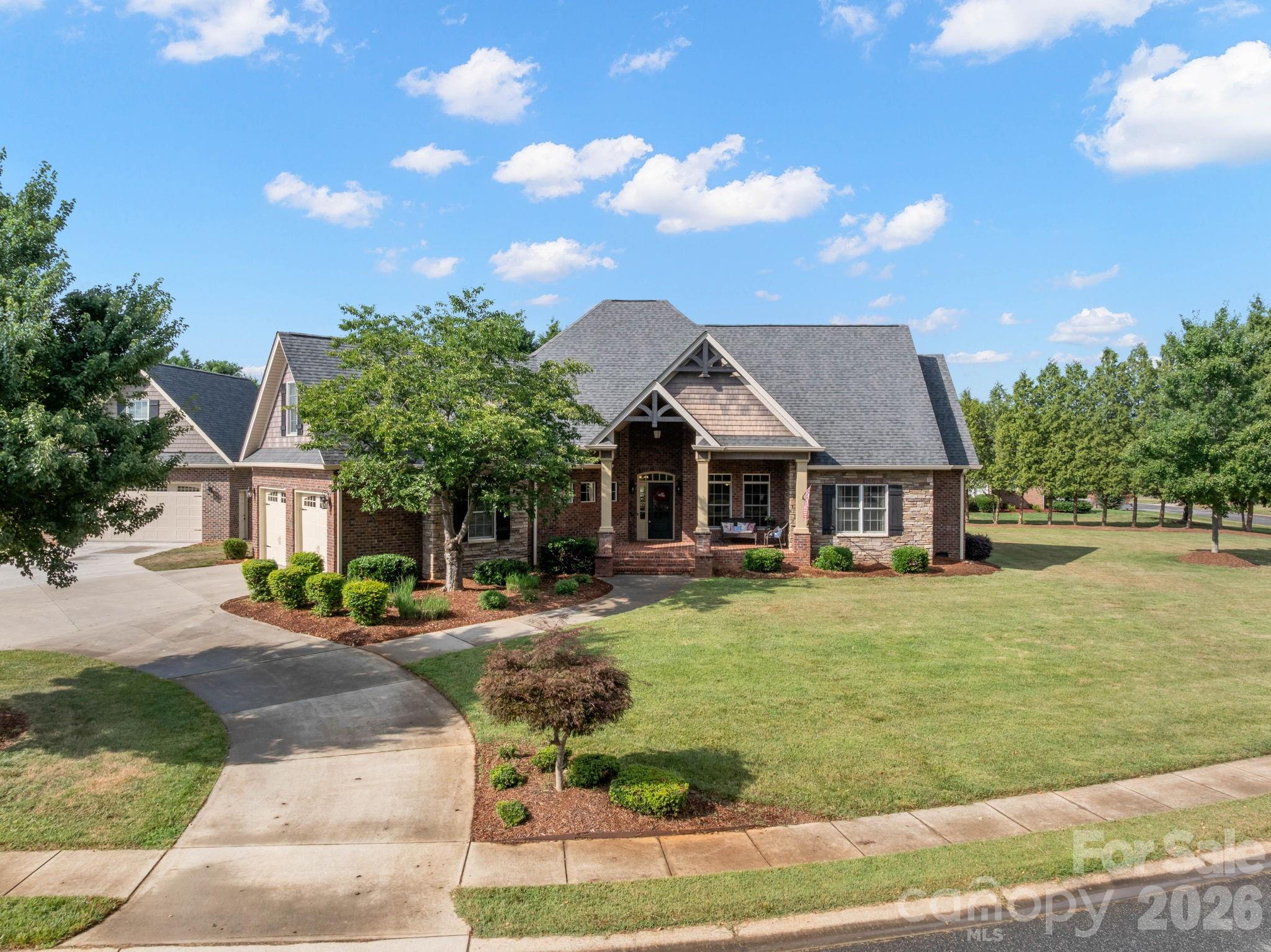 708 Cedar Hill Drive Property Photo 4
