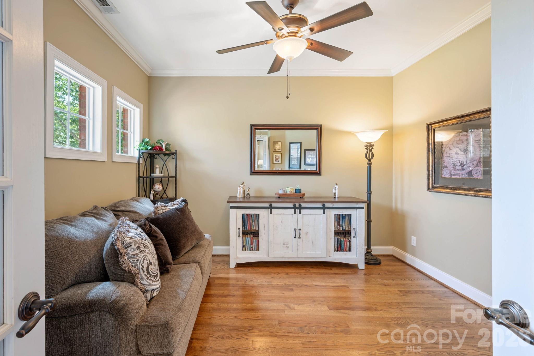 708 Cedar Hill Drive Property Photo 9