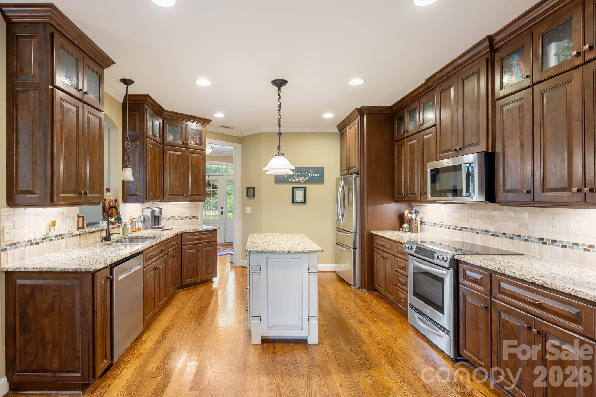 708 Cedar Hill Drive Property Photo 16