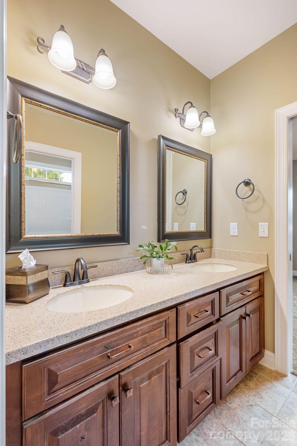 708 Cedar Hill Drive Property Photo 25