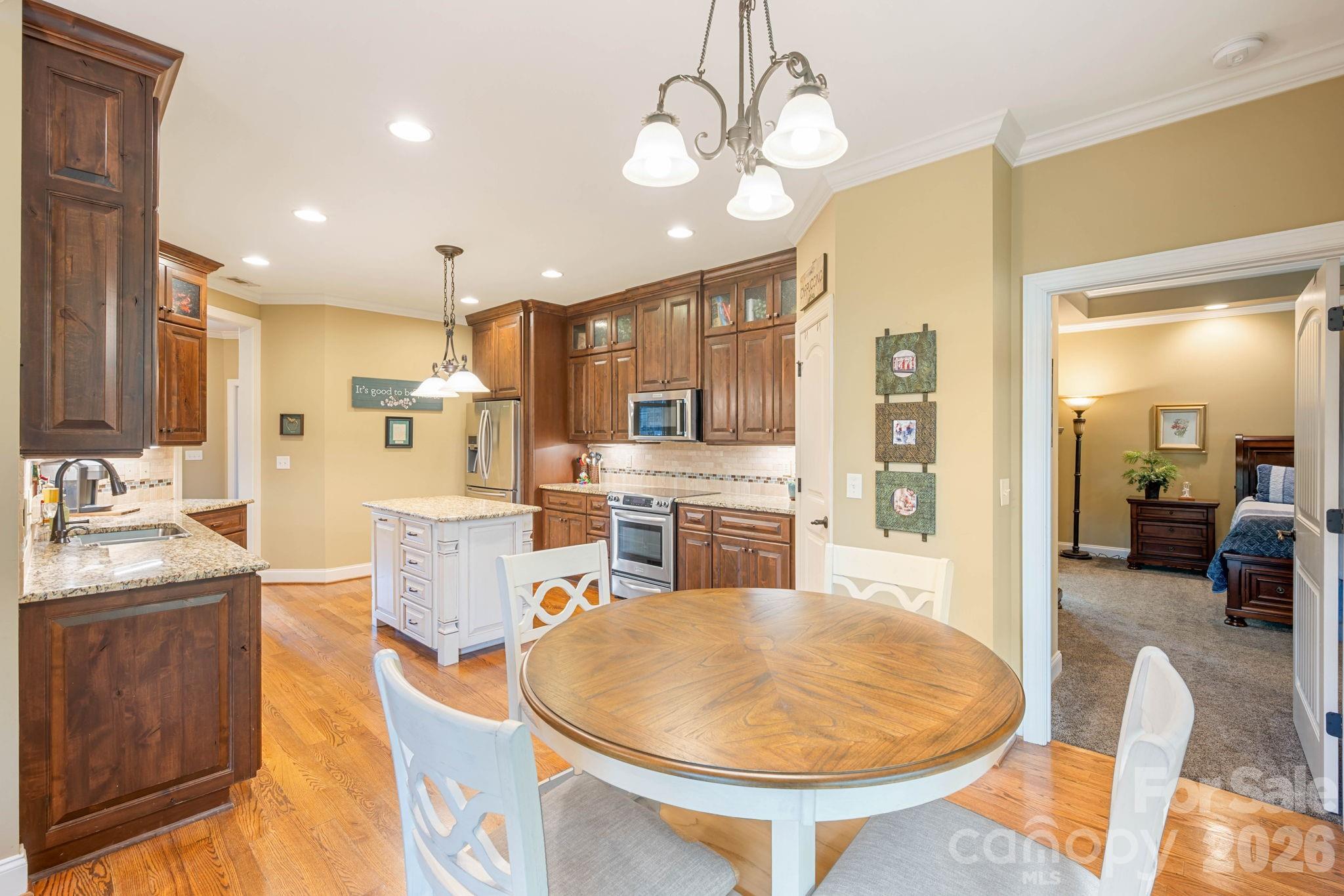 708 Cedar Hill Drive Property Photo 34