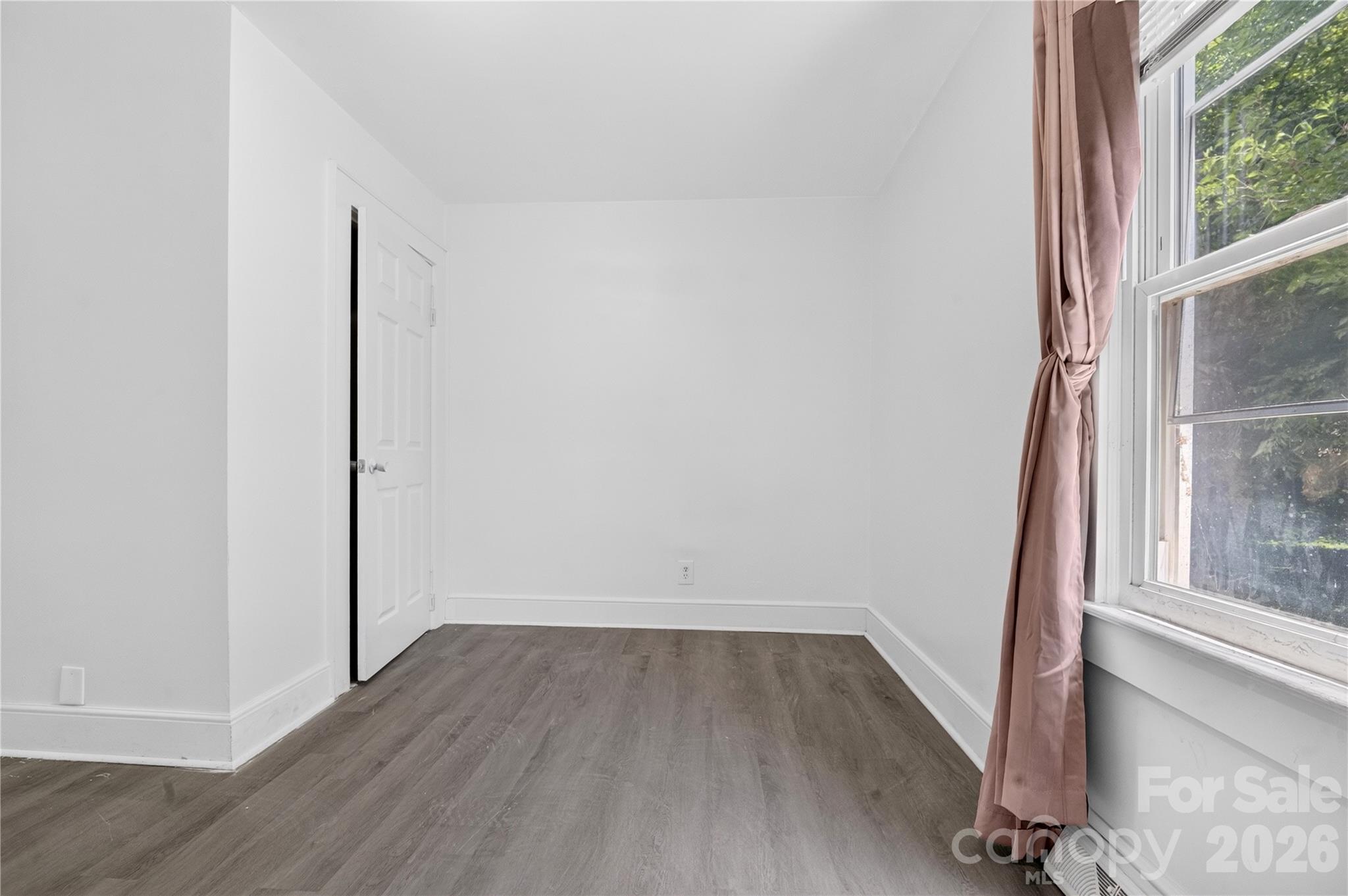 216 W Shannonhouse Street Property Photo 13