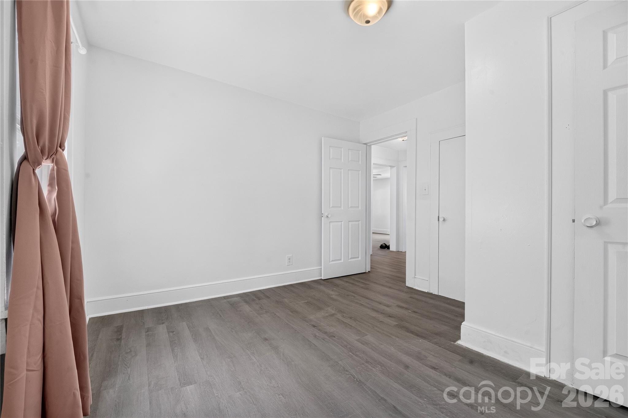 216 W Shannonhouse Street Property Photo 14