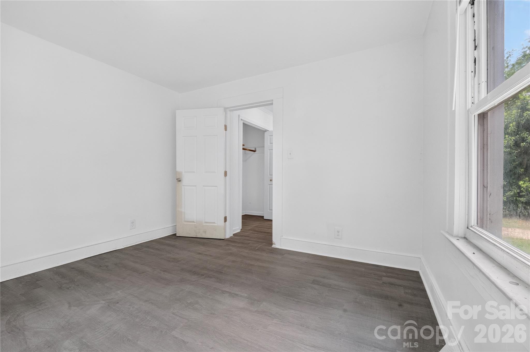 216 W Shannonhouse Street Property Photo 16