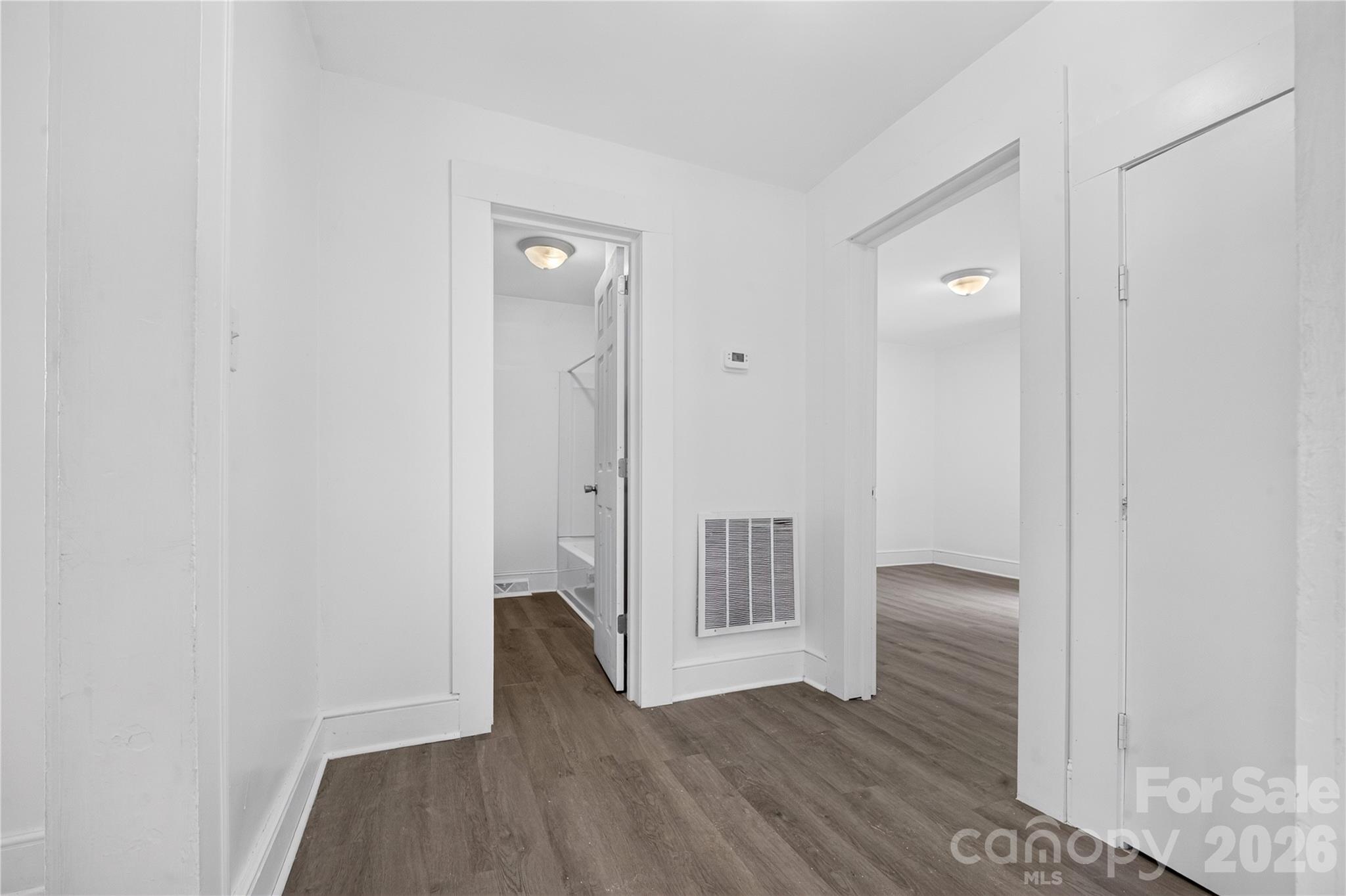 216 W Shannonhouse Street Property Photo 19