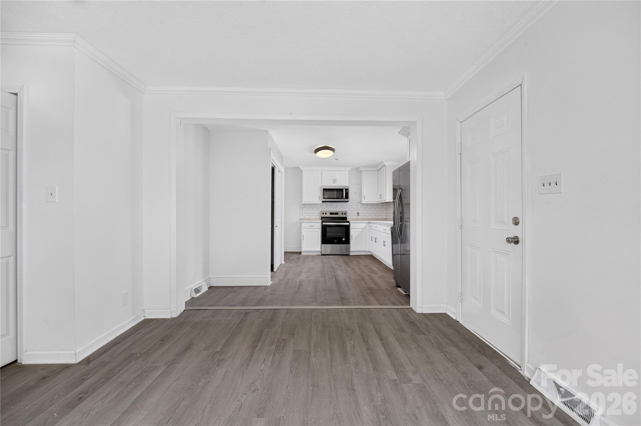 216 W Shannonhouse Street Property Photo 24
