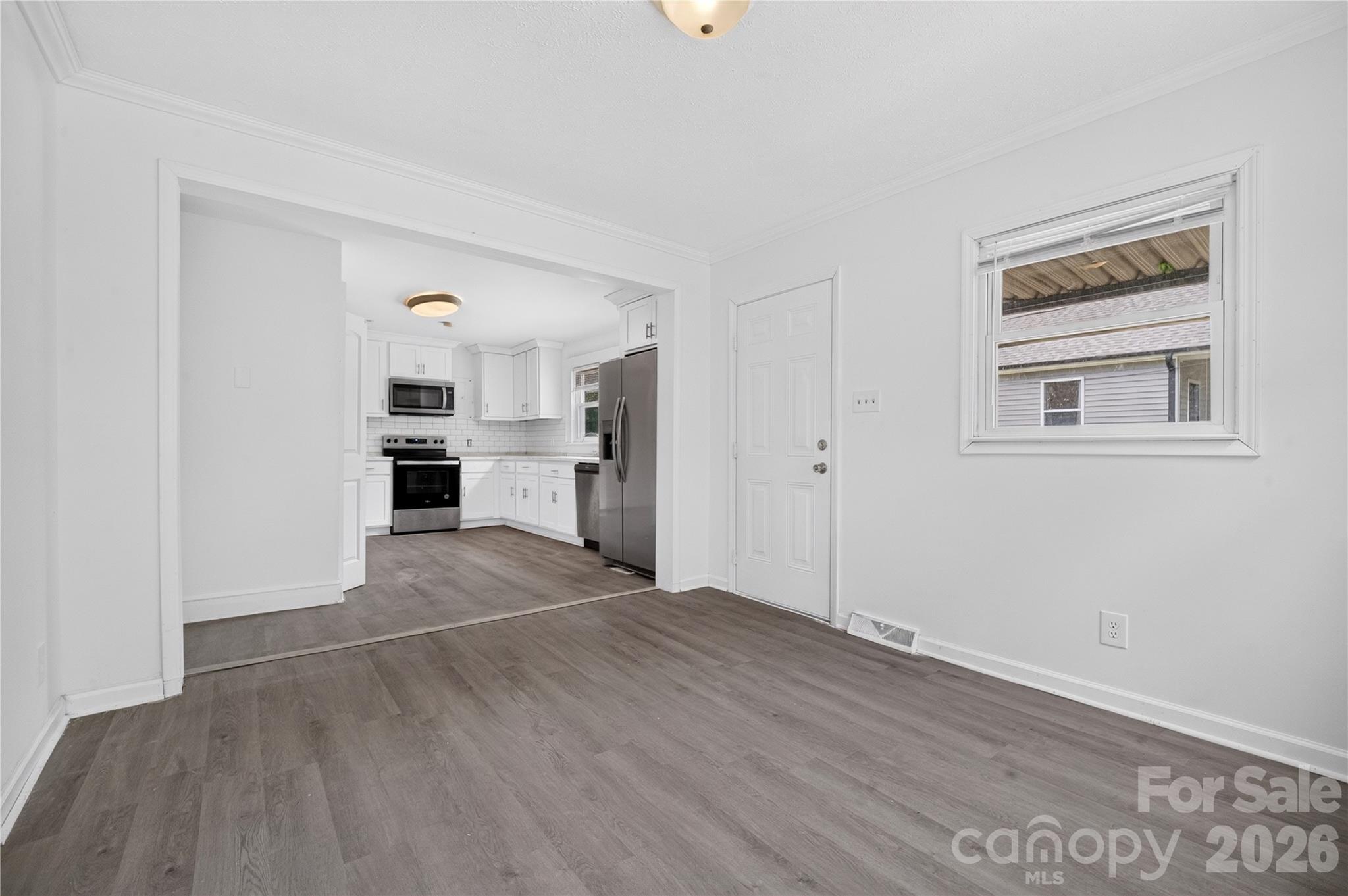 216 W Shannonhouse Street Property Photo 25