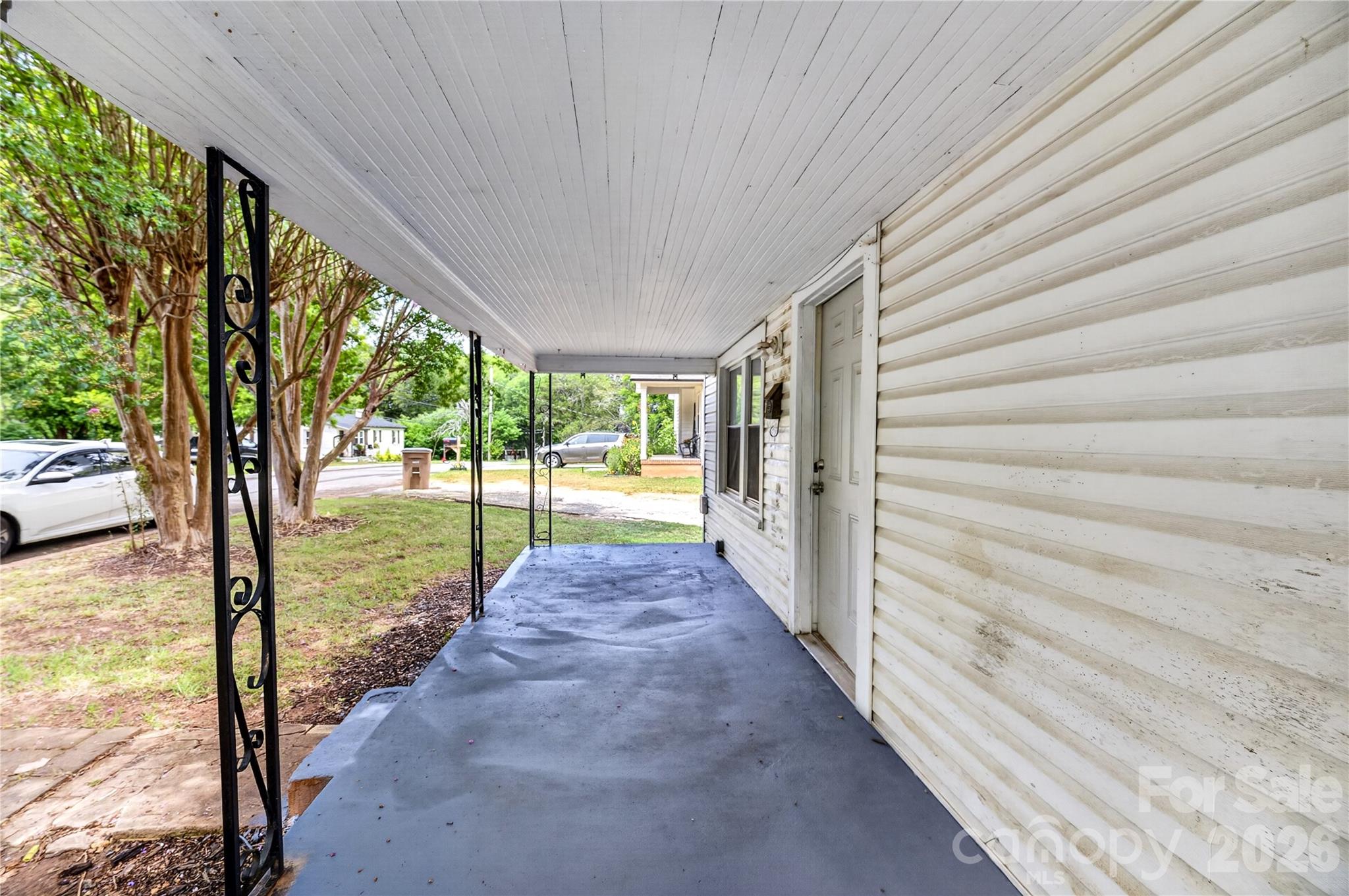 216 W Shannonhouse Street Property Photo 32