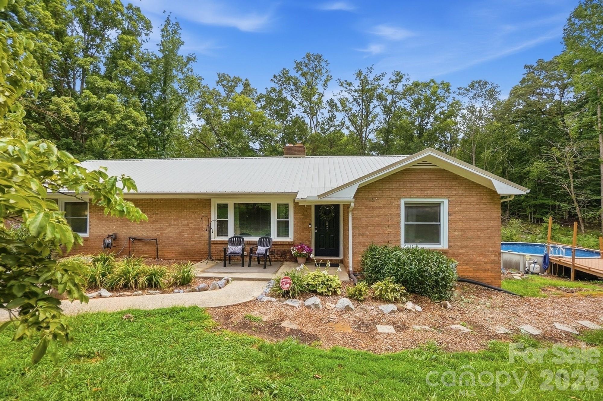 1021 Wedgewood Road Property Photo 1