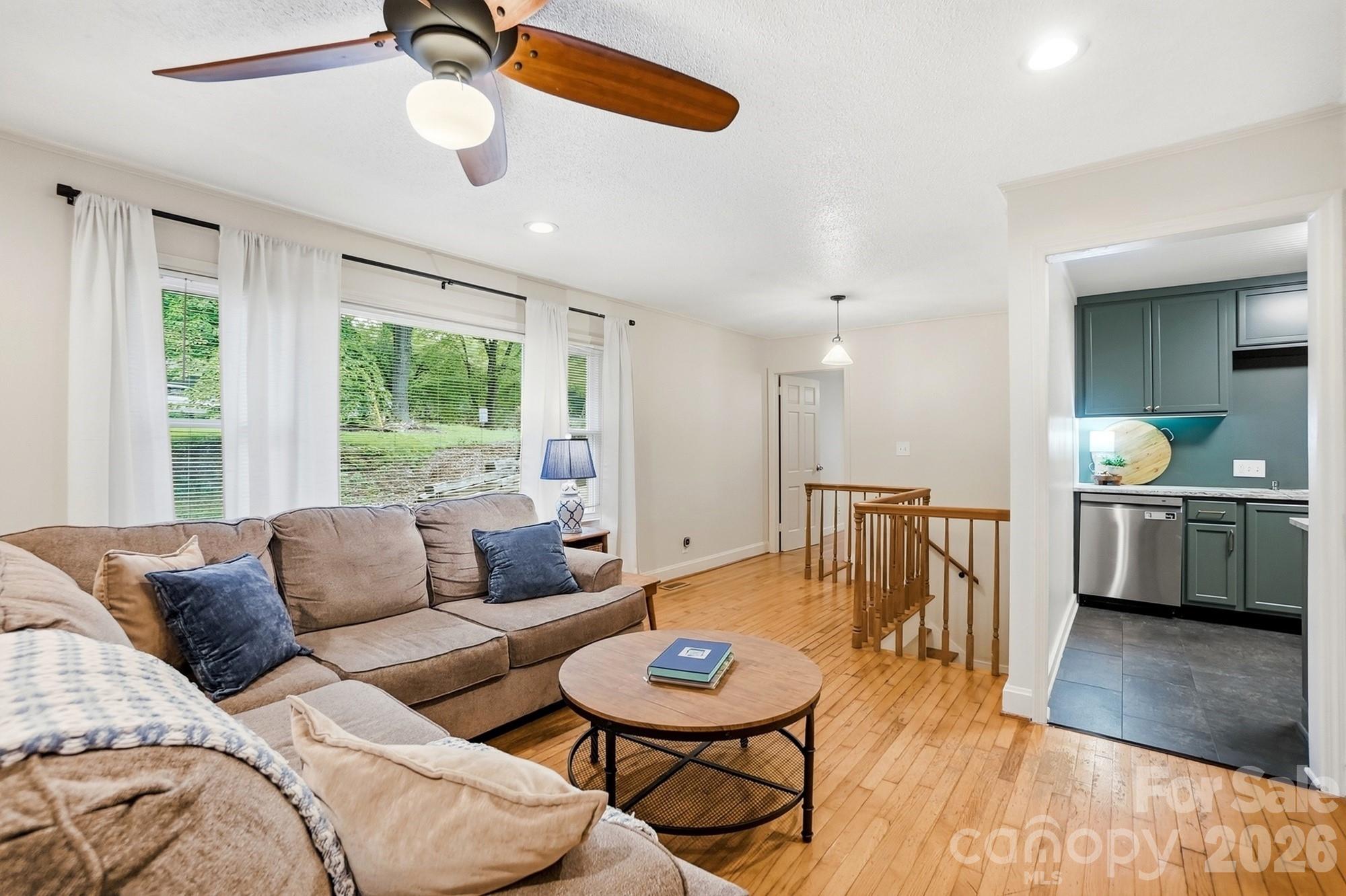 1021 Wedgewood Road Property Photo 6