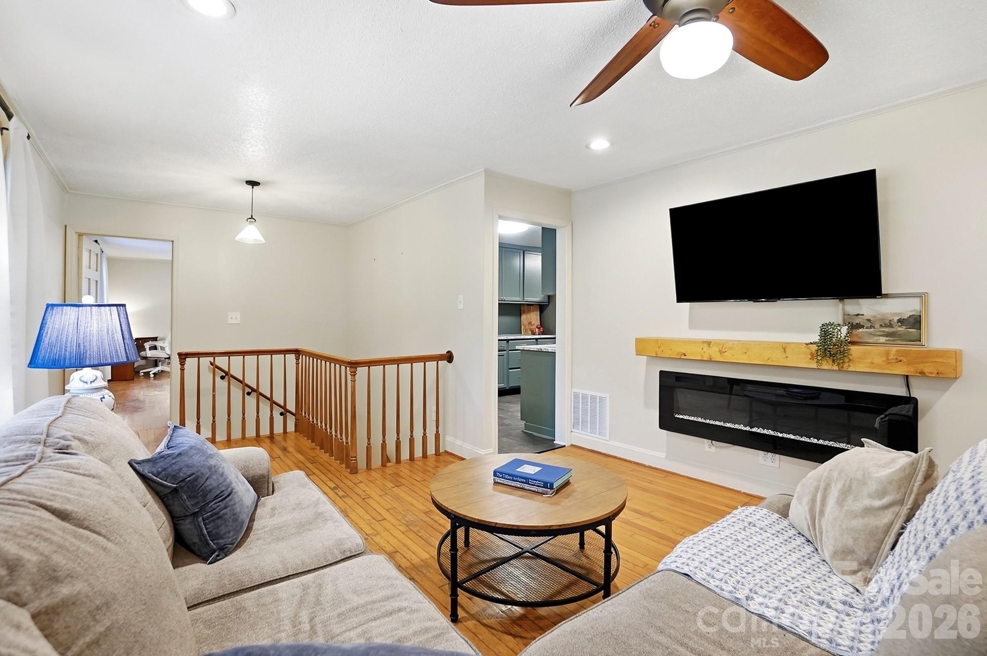 1021 Wedgewood Road Property Photo 7