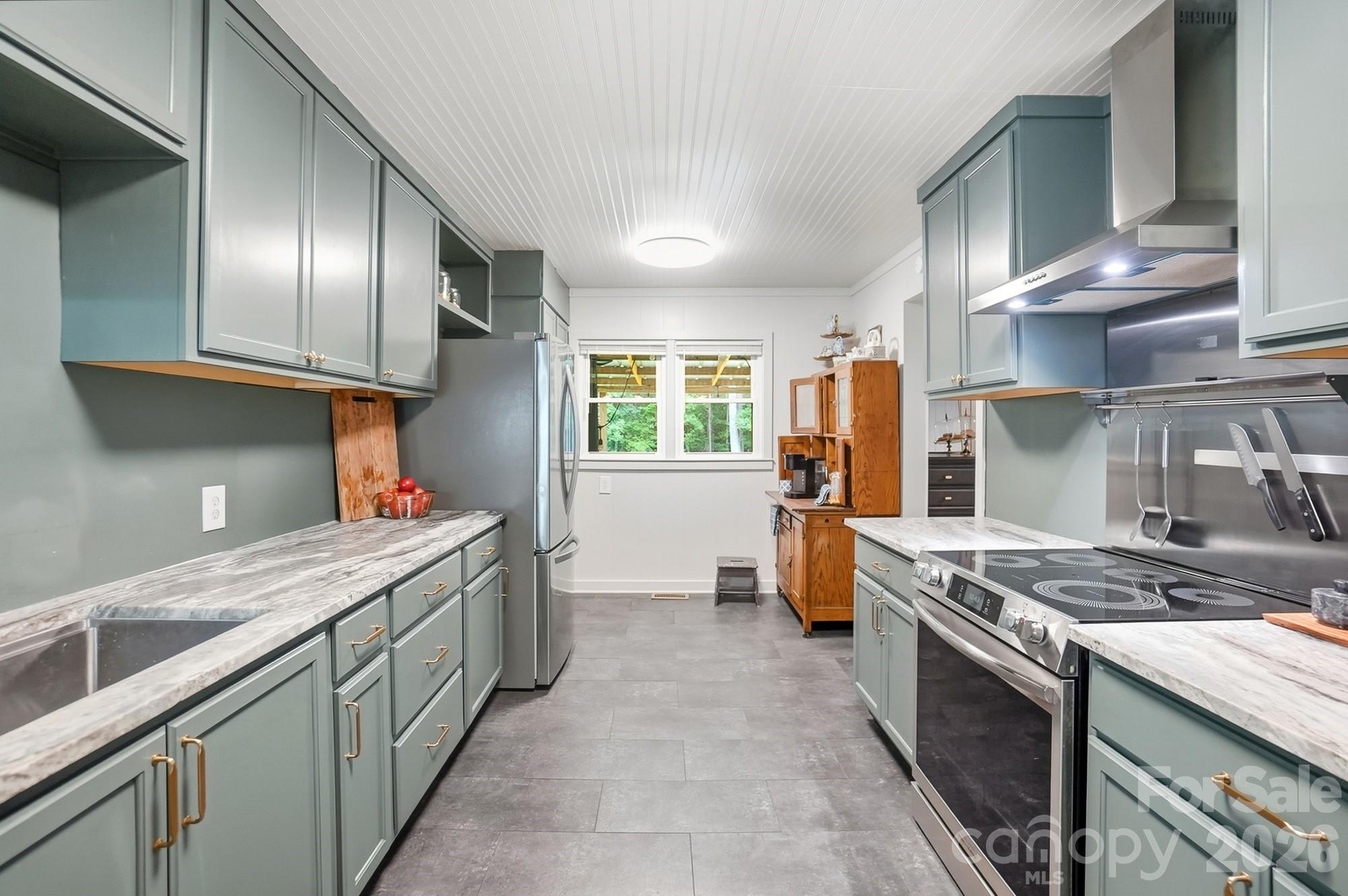 1021 Wedgewood Road Property Photo 11