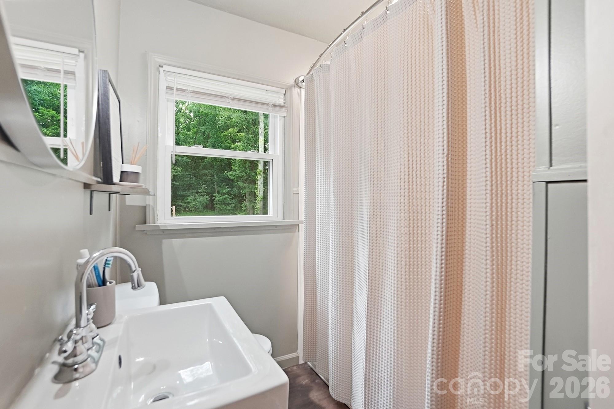 1021 Wedgewood Road Property Photo 24