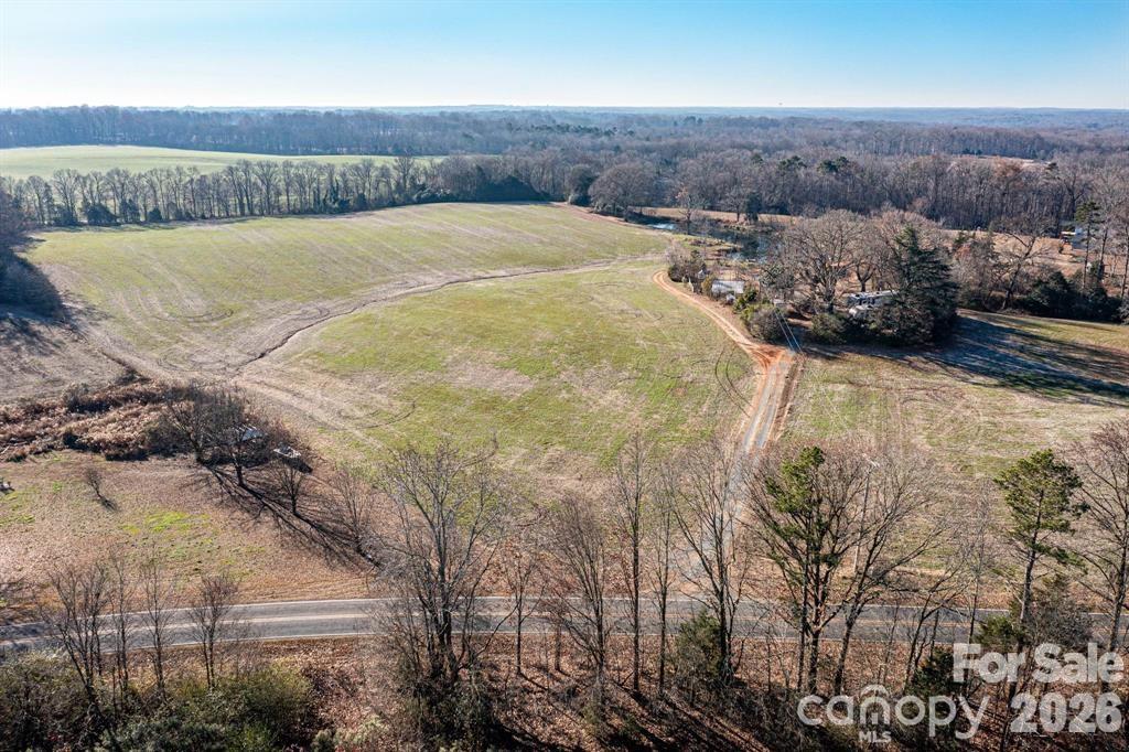 3904 Lucy Shortcut Road Property Photo 9