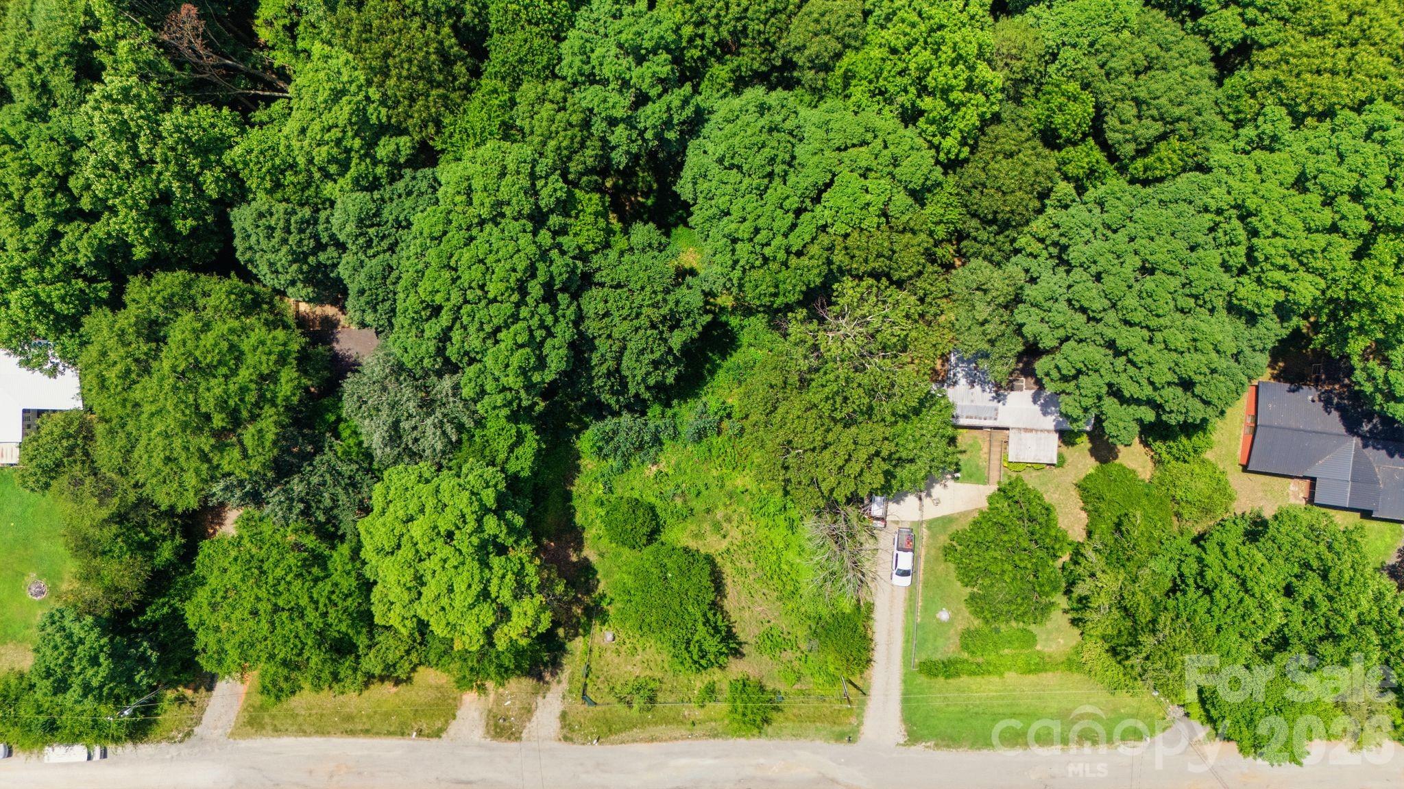 7814 Hickory Creek Drive Property Photo 3