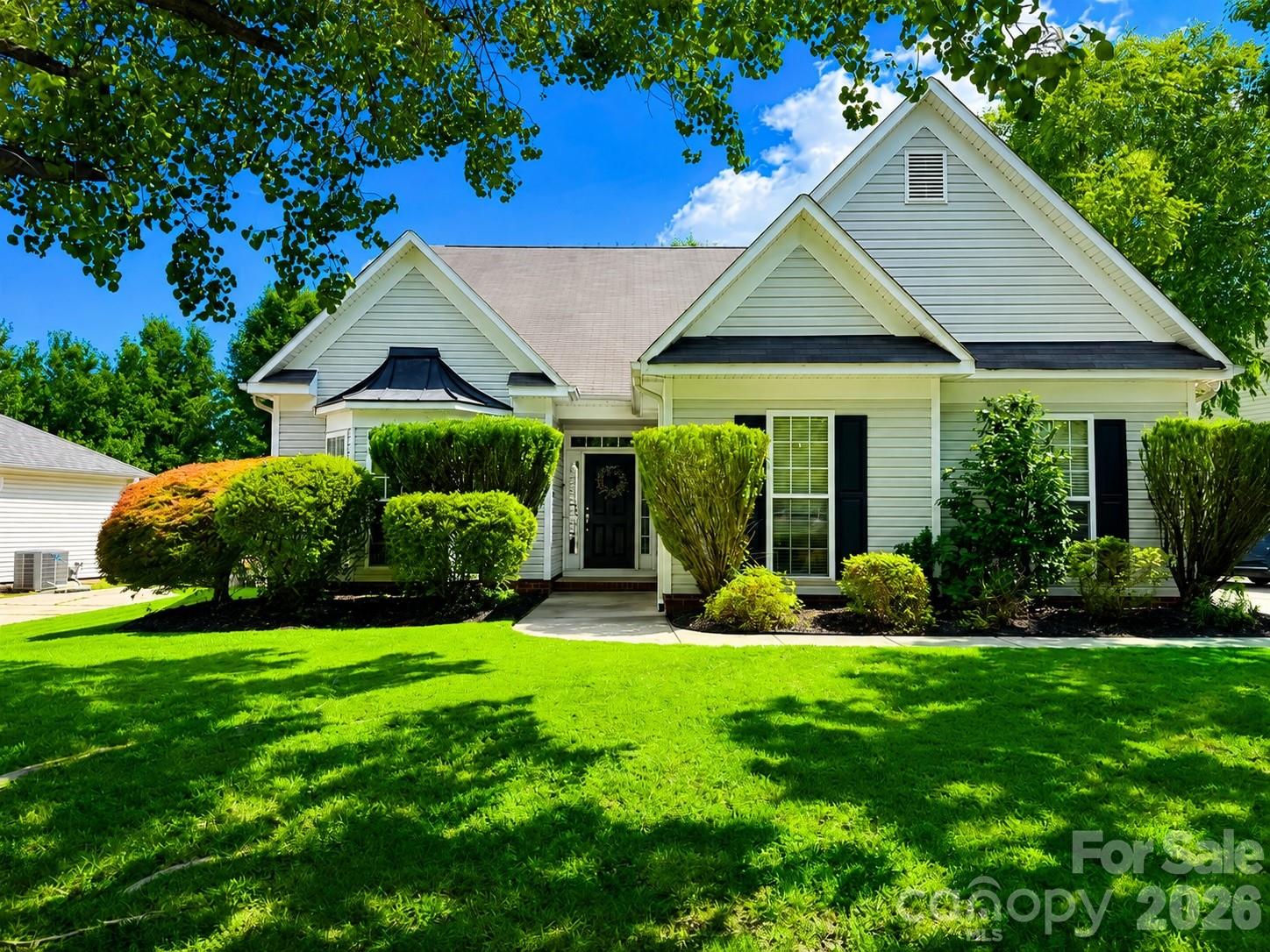 570 Surry Trace Circle Property Photo 1