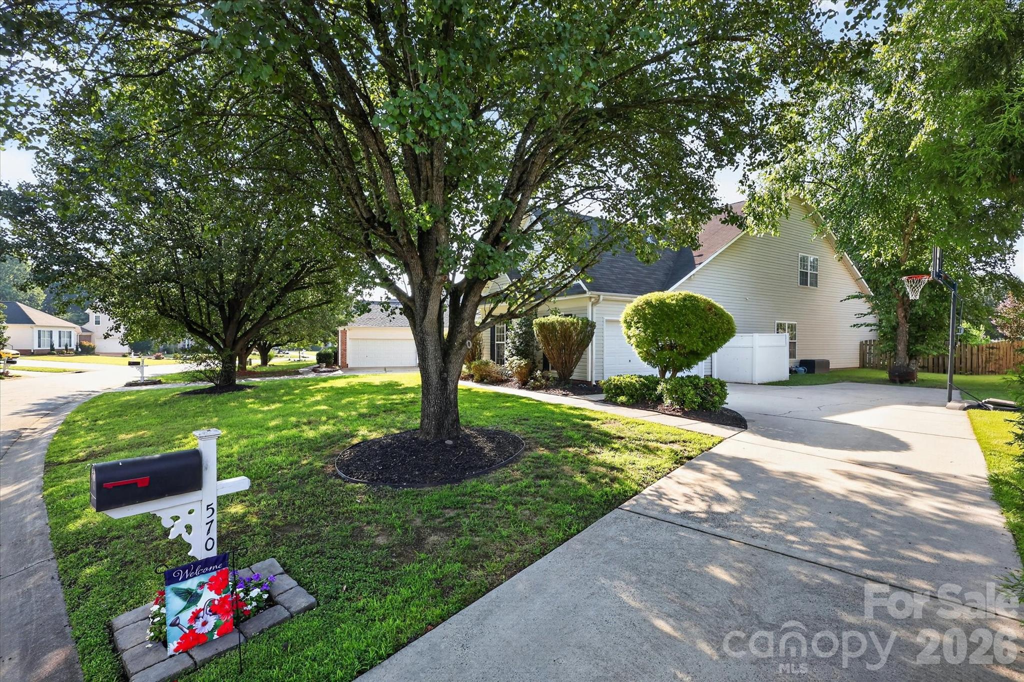 570 Surry Trace Circle Property Photo 5