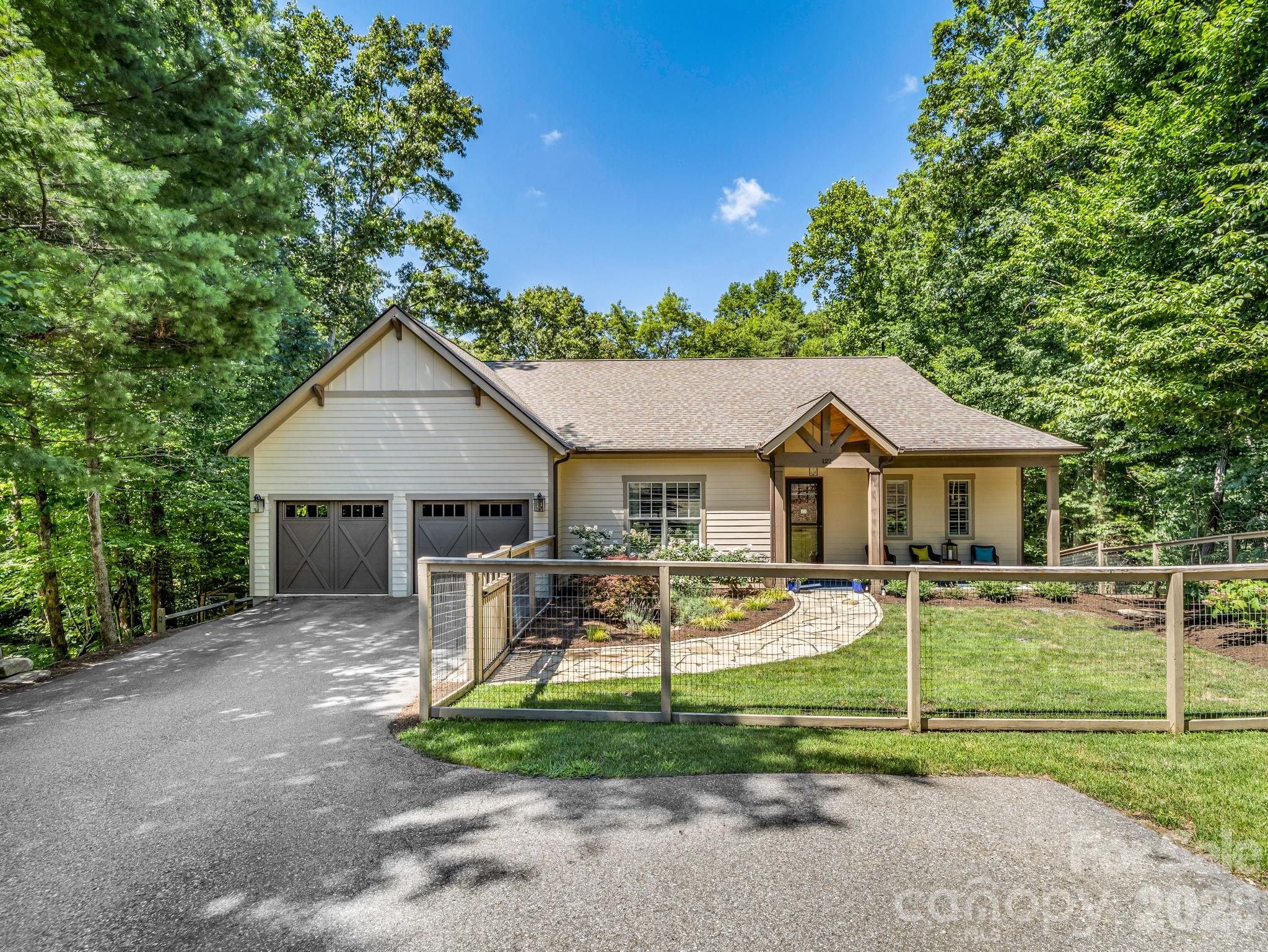 122 Cisco Road Property Photo 2