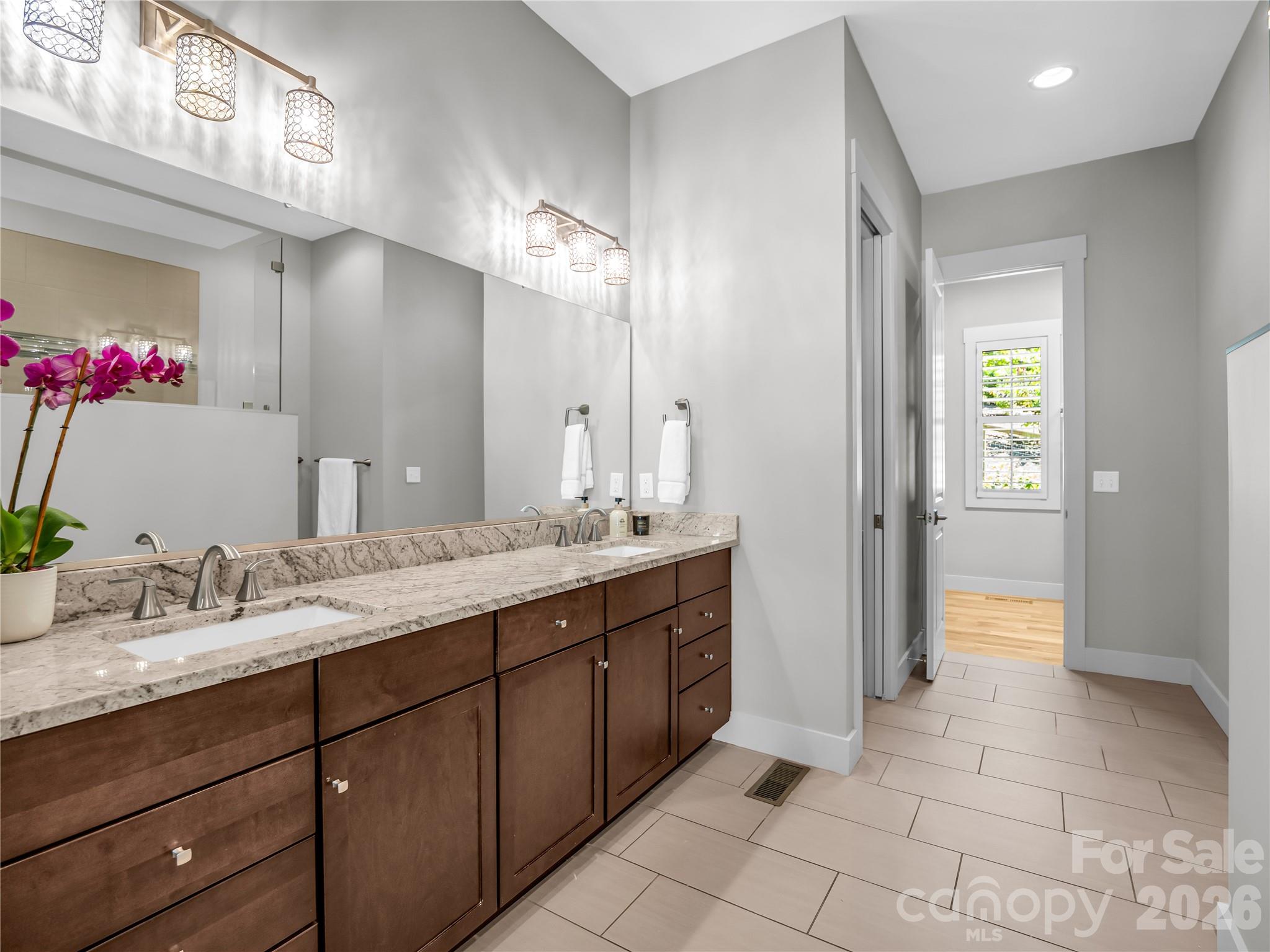 122 Cisco Road Property Photo 17