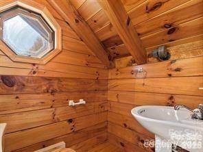 967 Spruce Flats Road Property Photo 6