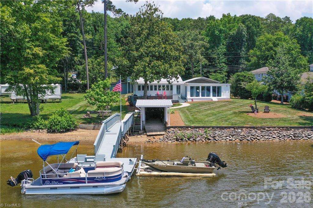 2113 Warf Road Property Photo 4