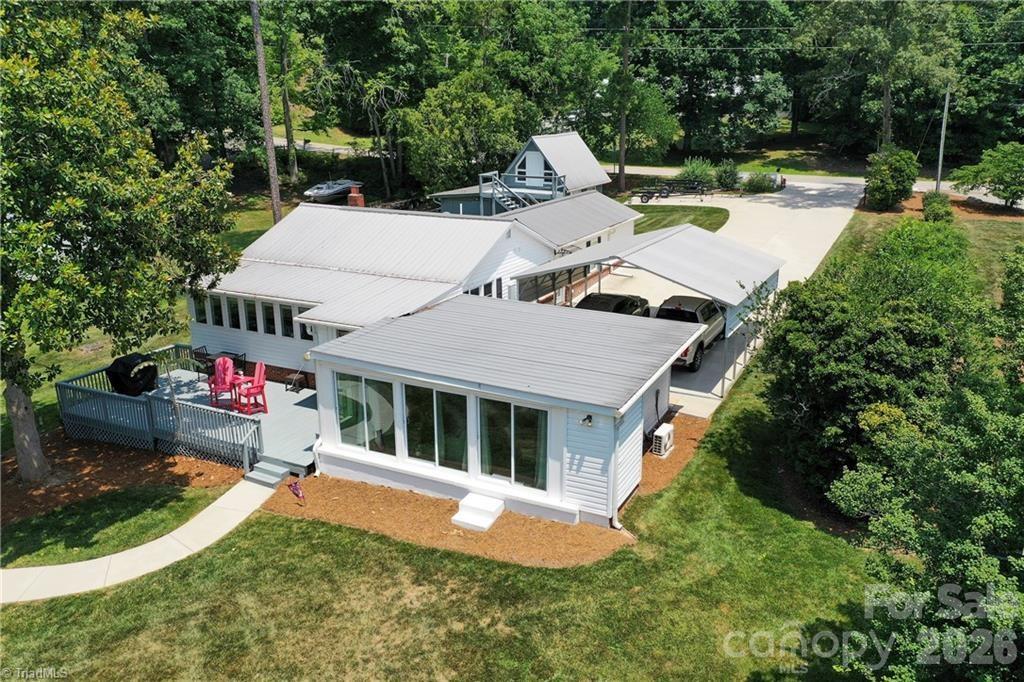 2113 Warf Road Property Photo 8