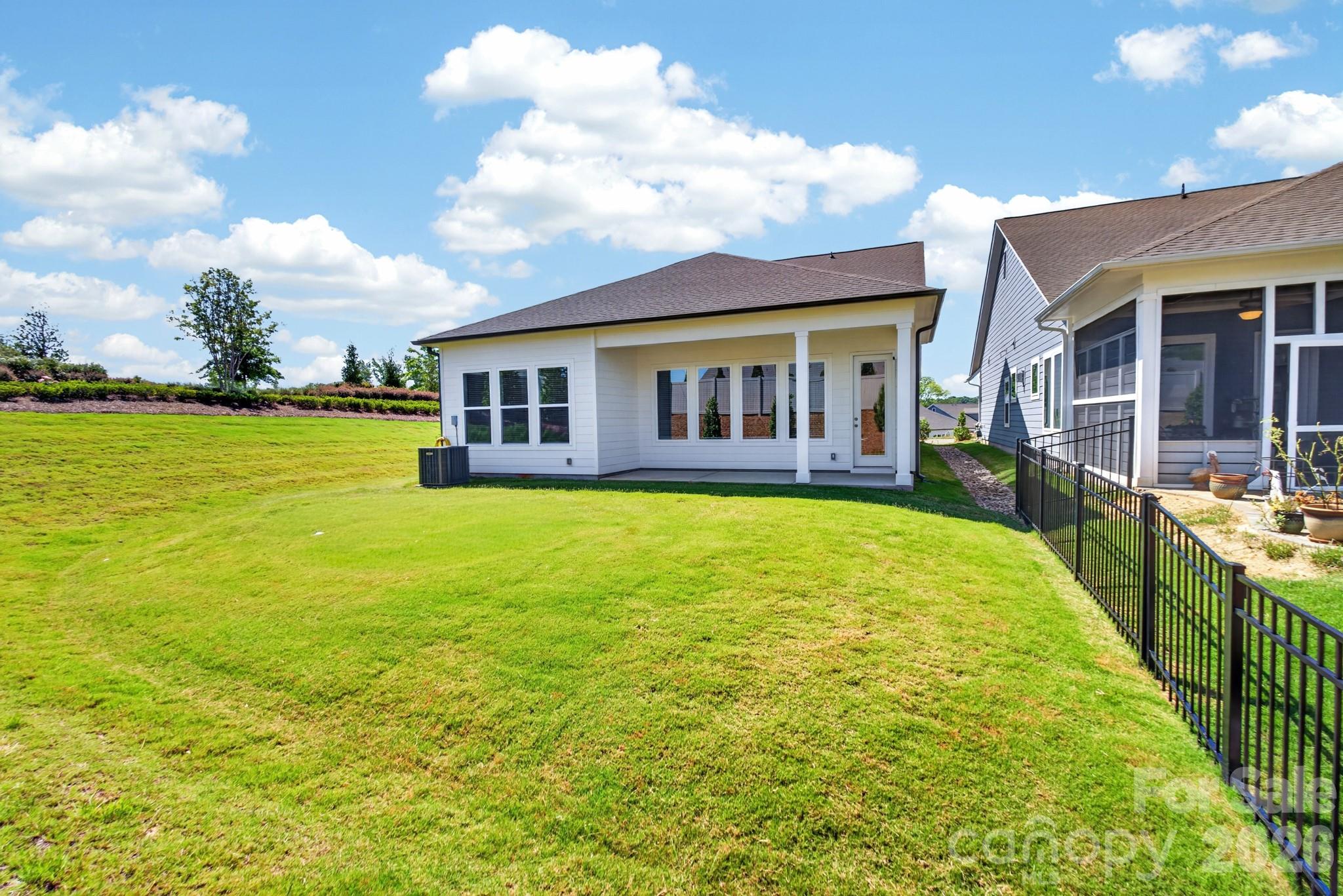 1306 Idyllic Lane Property Photo 5