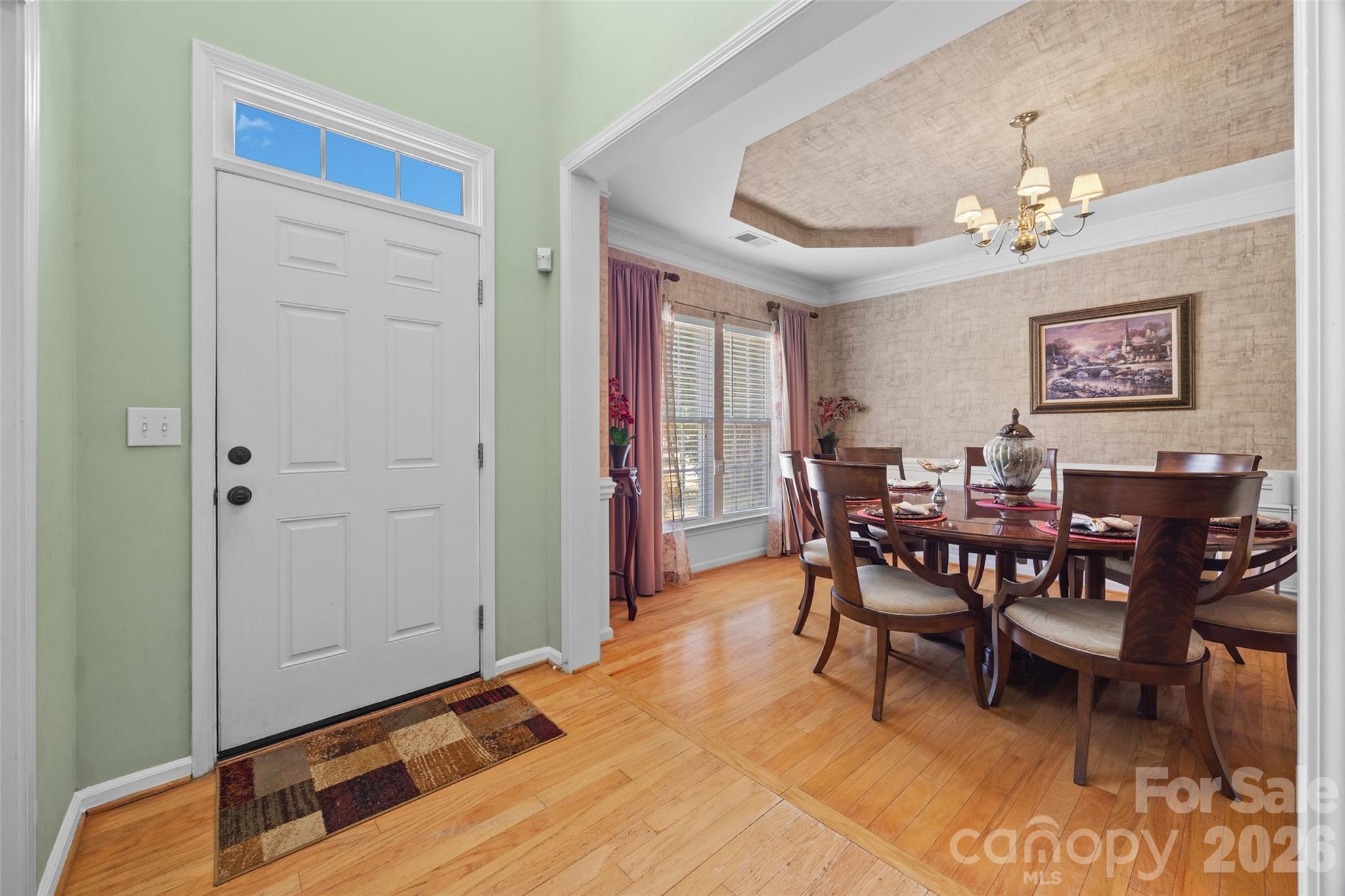 659 E Cheval Drive Property Photo 6