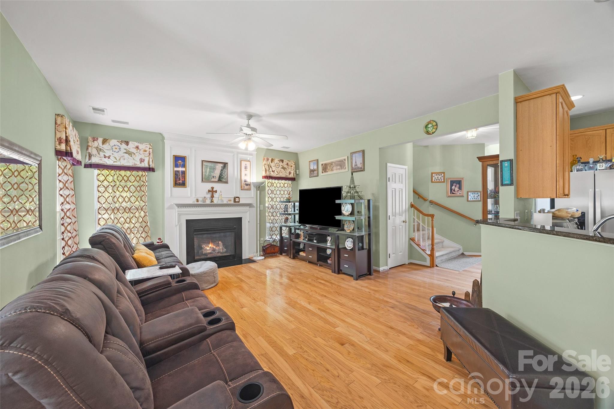 659 E Cheval Drive Property Photo 16