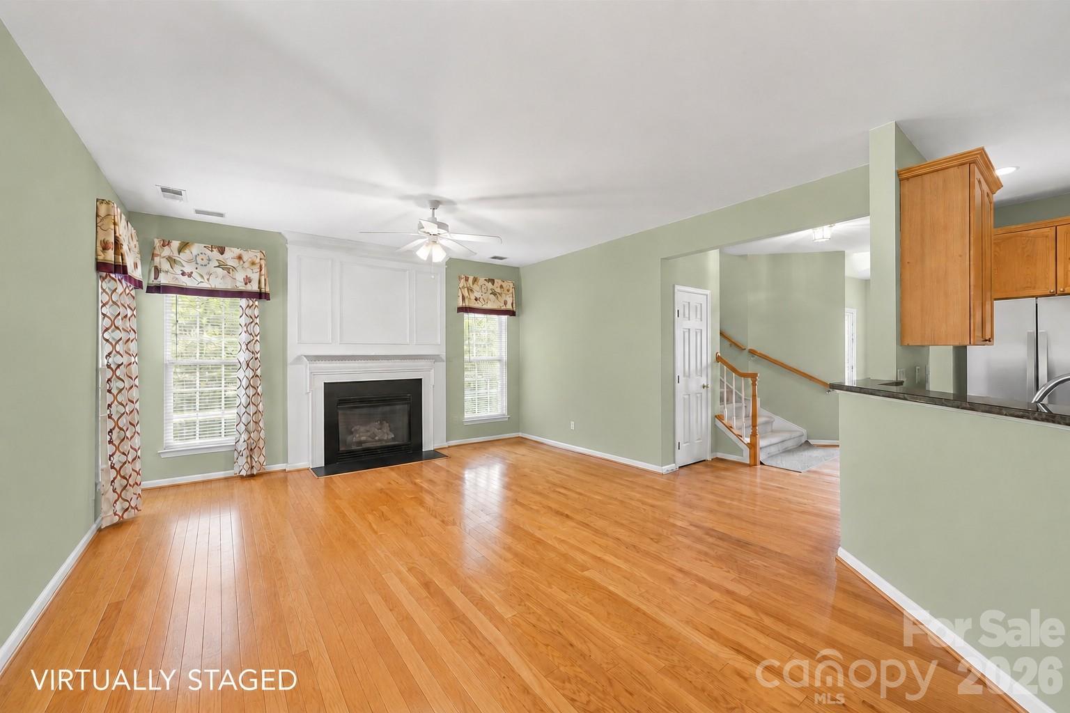 659 E Cheval Drive Property Photo 17