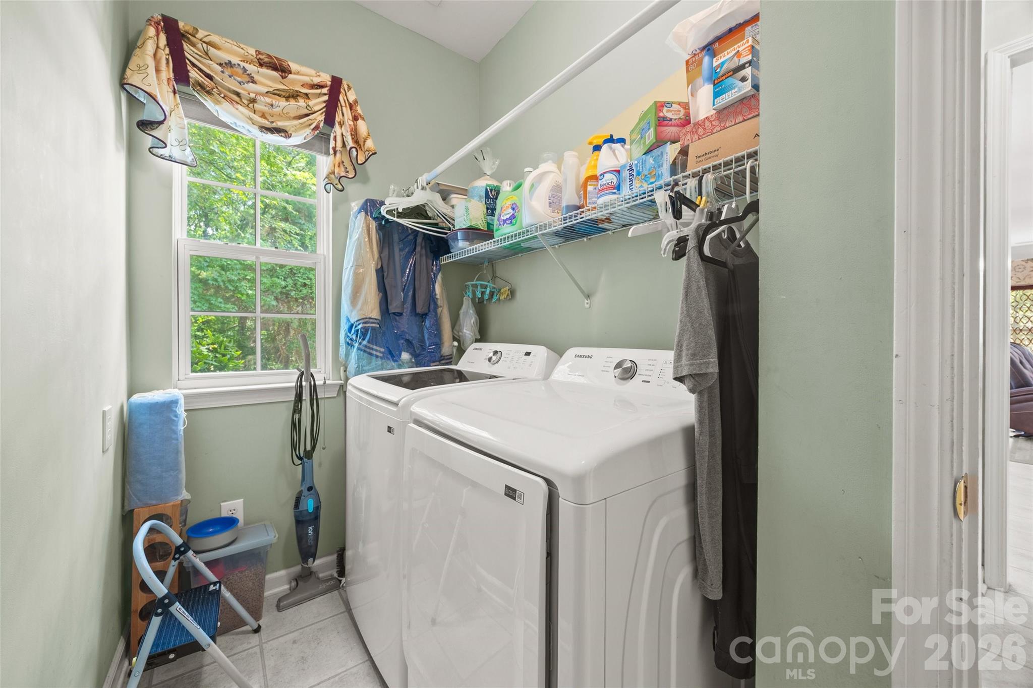 659 E Cheval Drive Property Photo 21