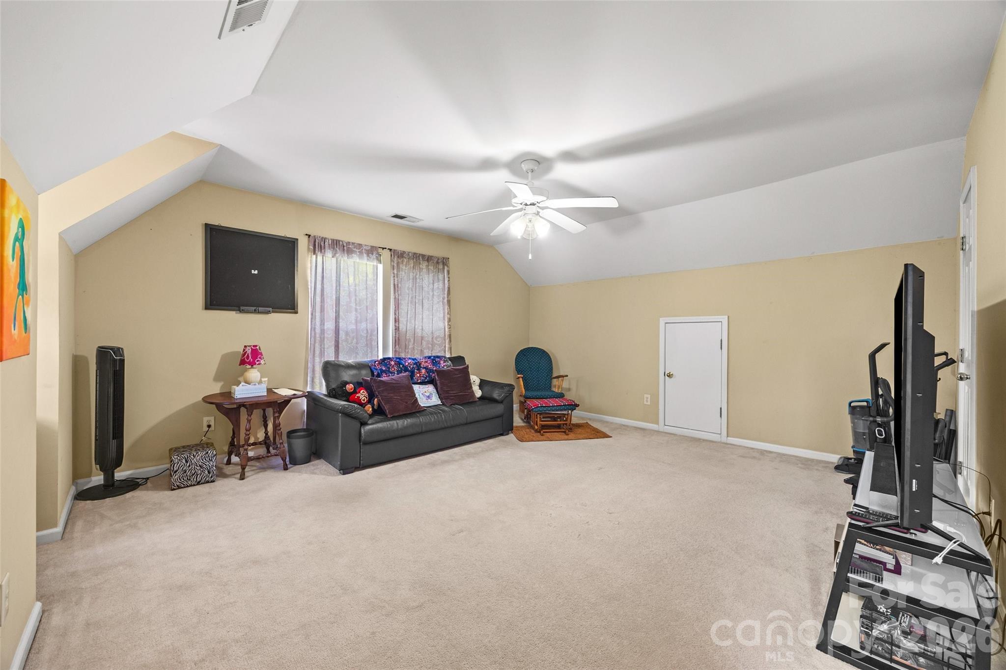 659 E Cheval Drive Property Photo 32