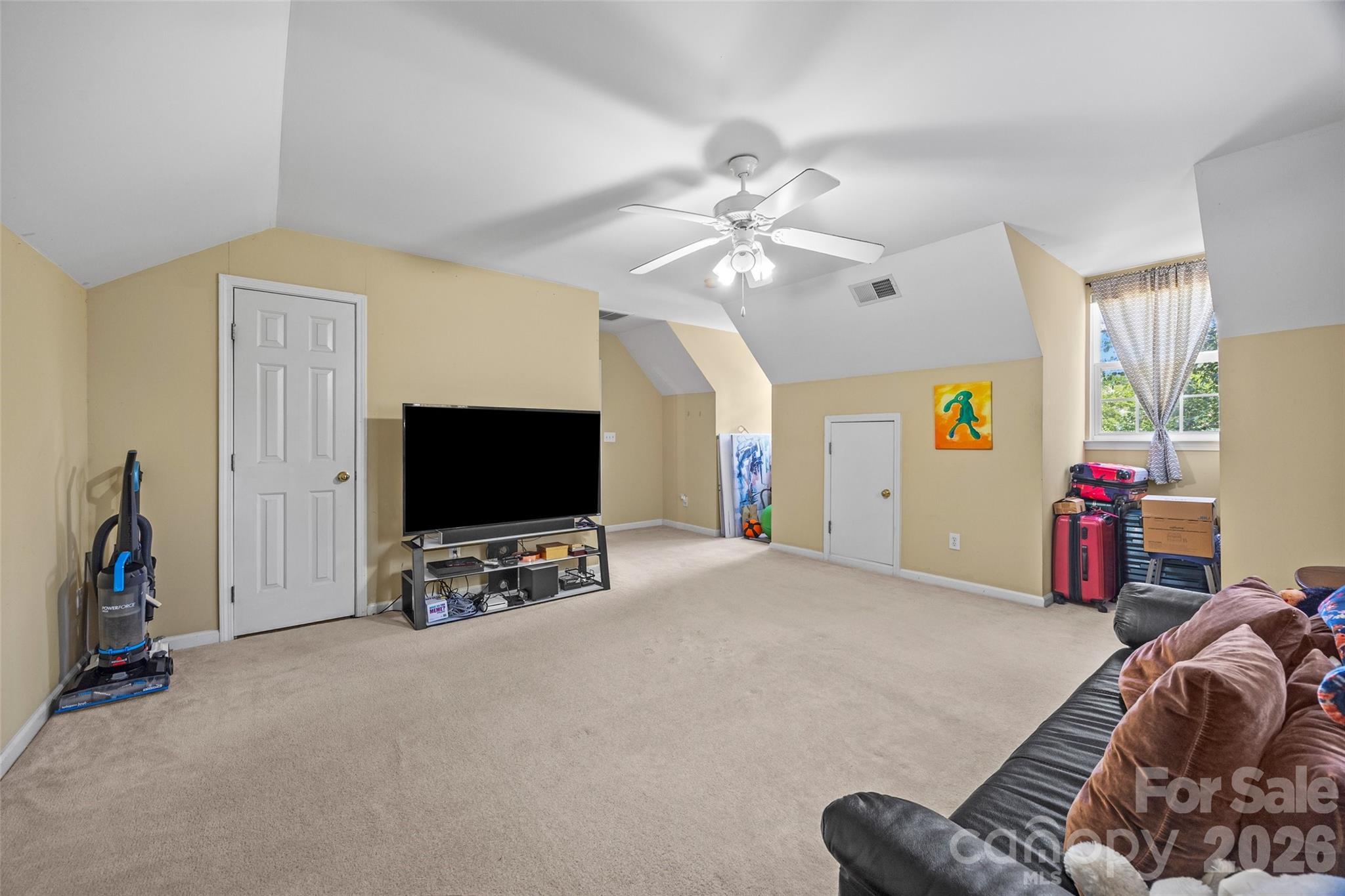 659 E Cheval Drive Property Photo 33