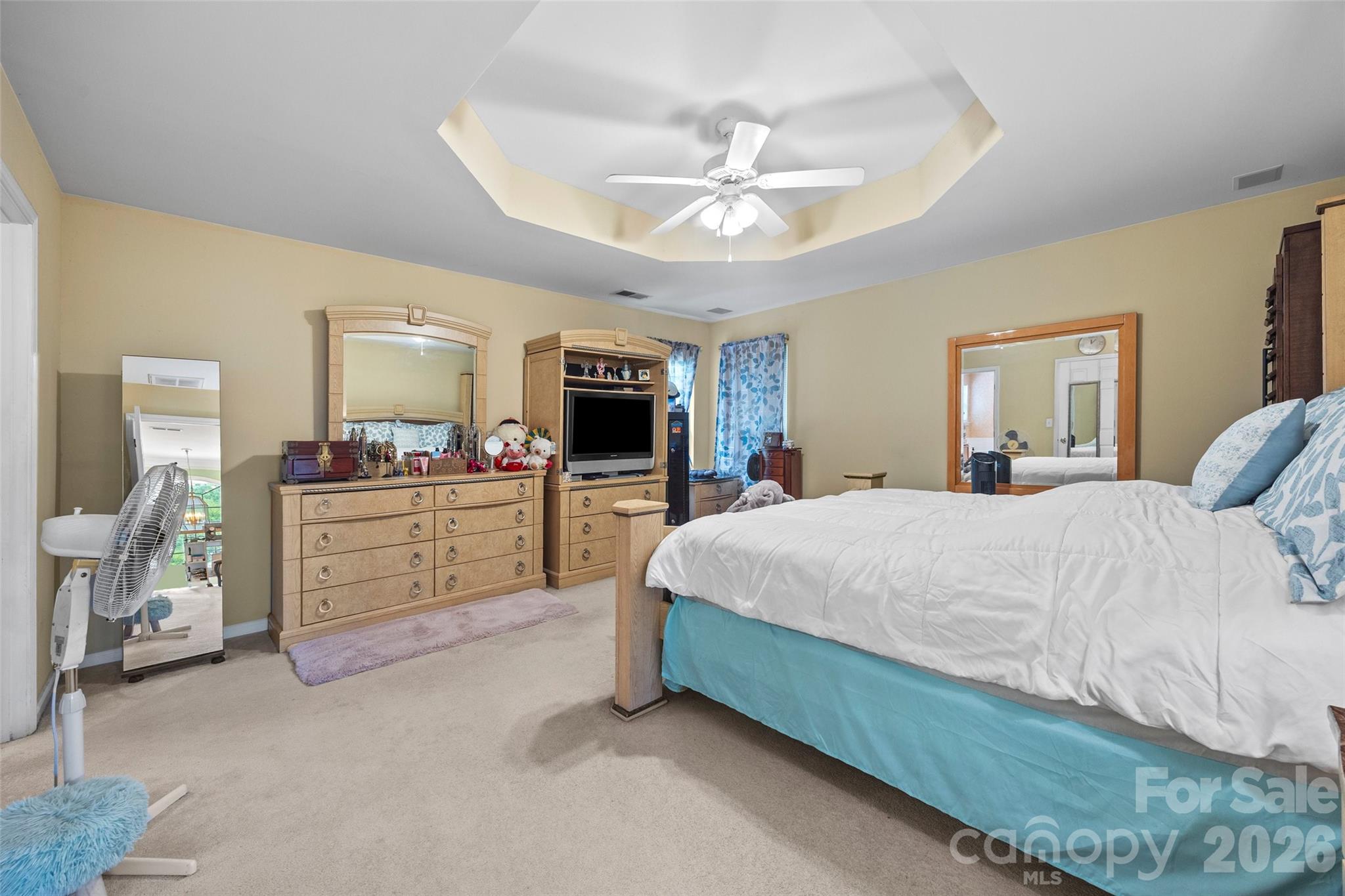 659 E Cheval Drive Property Photo 35
