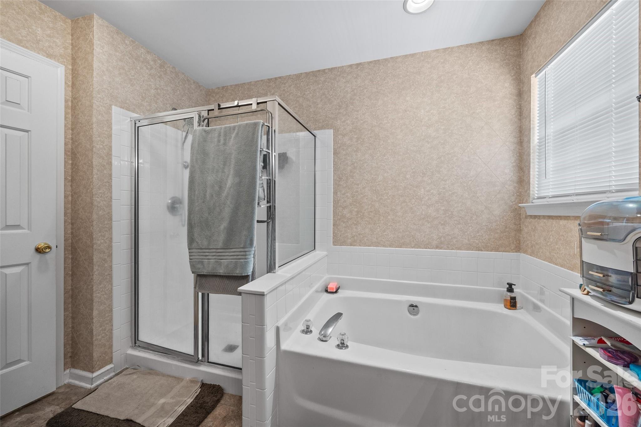 659 E Cheval Drive Property Photo 38