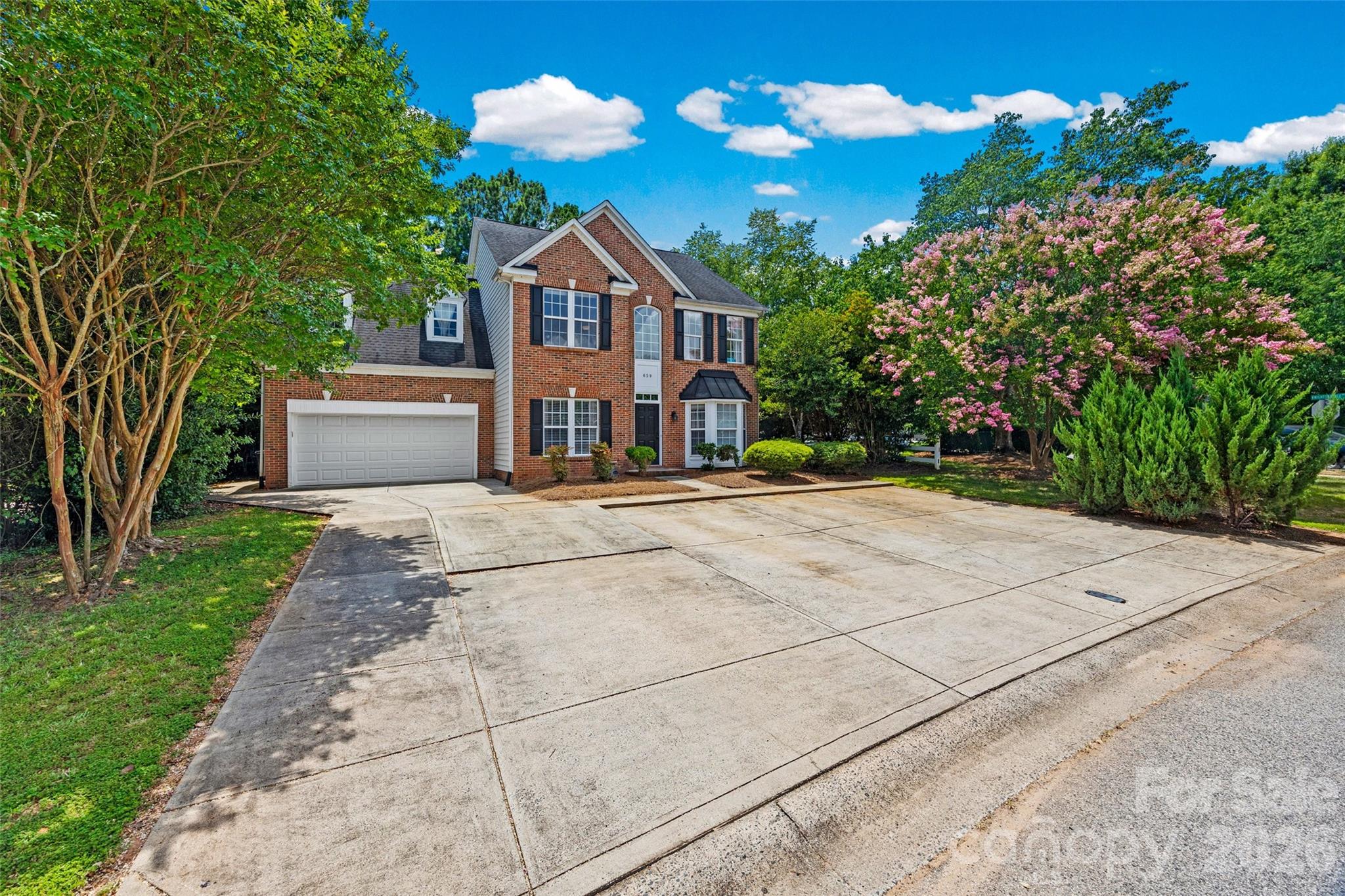 659 E Cheval Drive Property Photo 42
