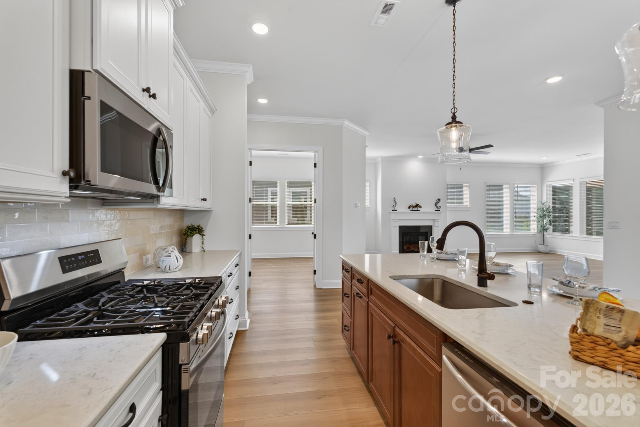 1002 Pastoral Place Property Photo 9