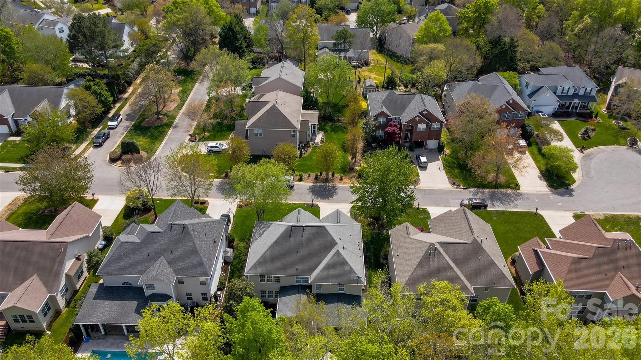 913 Grayscroft Drive Property Photo 7