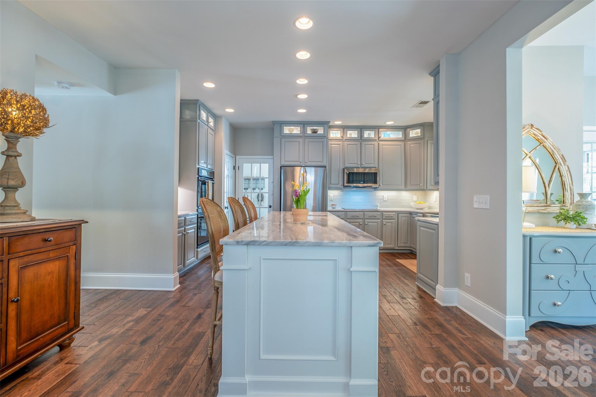 913 Grayscroft Drive Property Photo 17