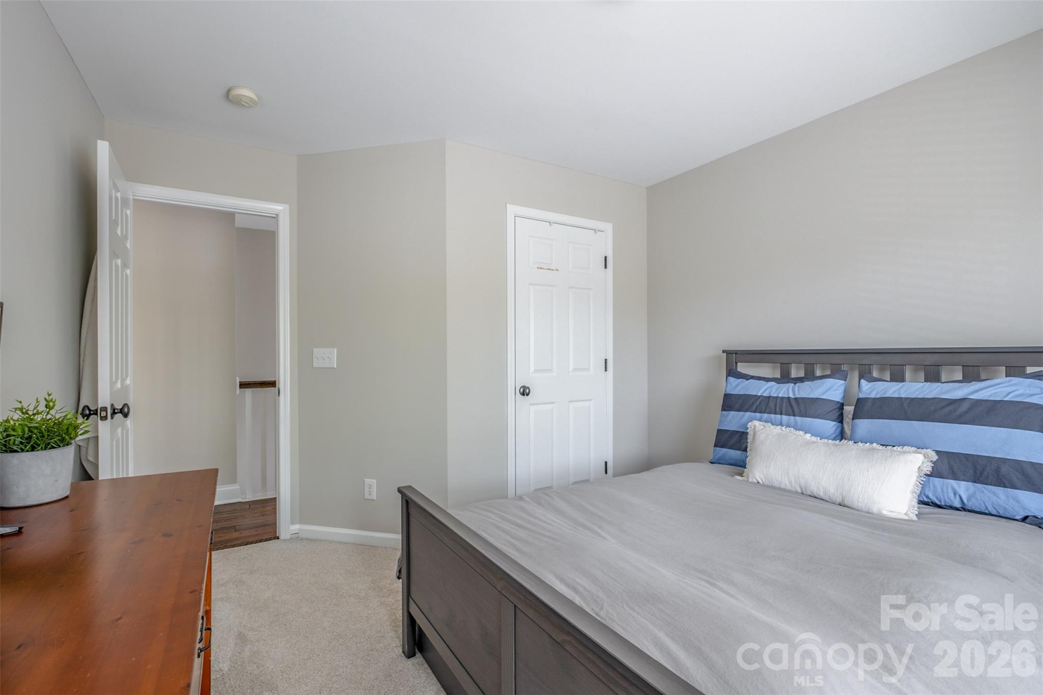 913 Grayscroft Drive Property Photo 26