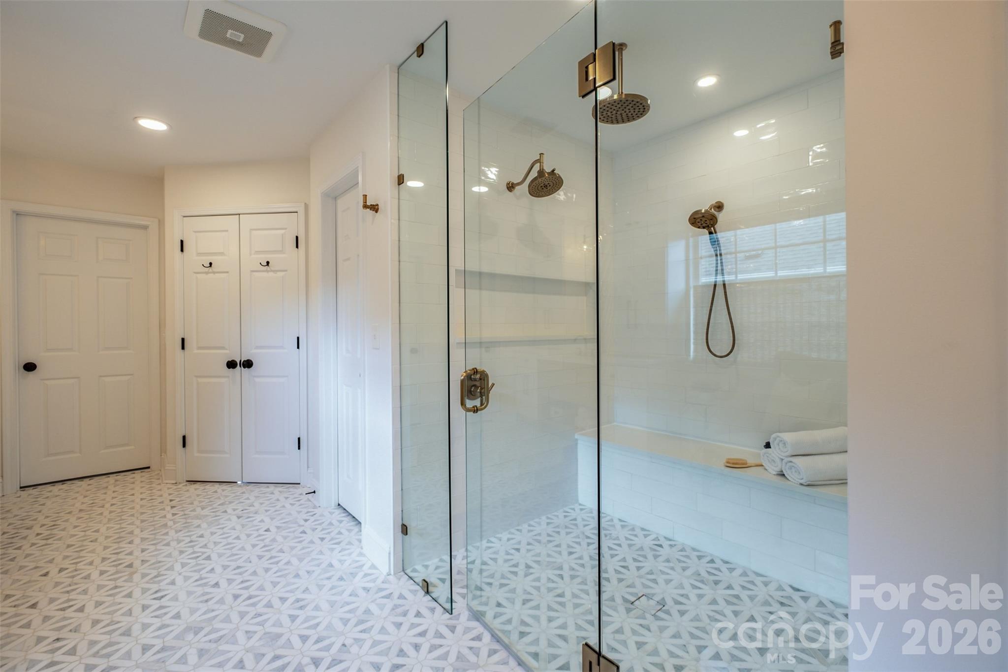 913 Grayscroft Drive Property Photo 32