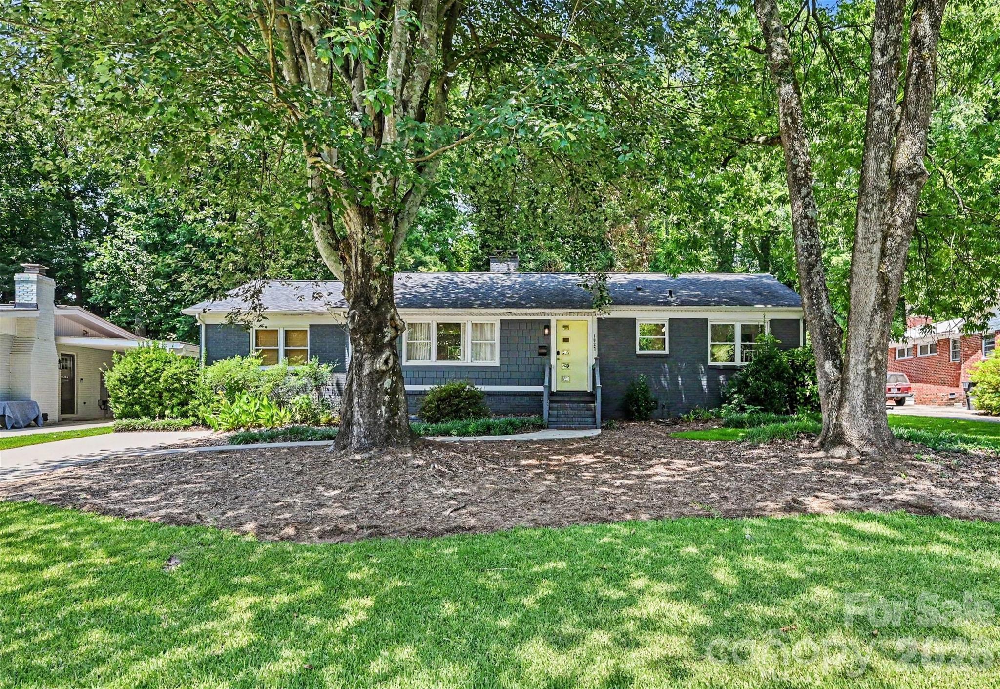 1027 Dresden Drive Property Photo 1