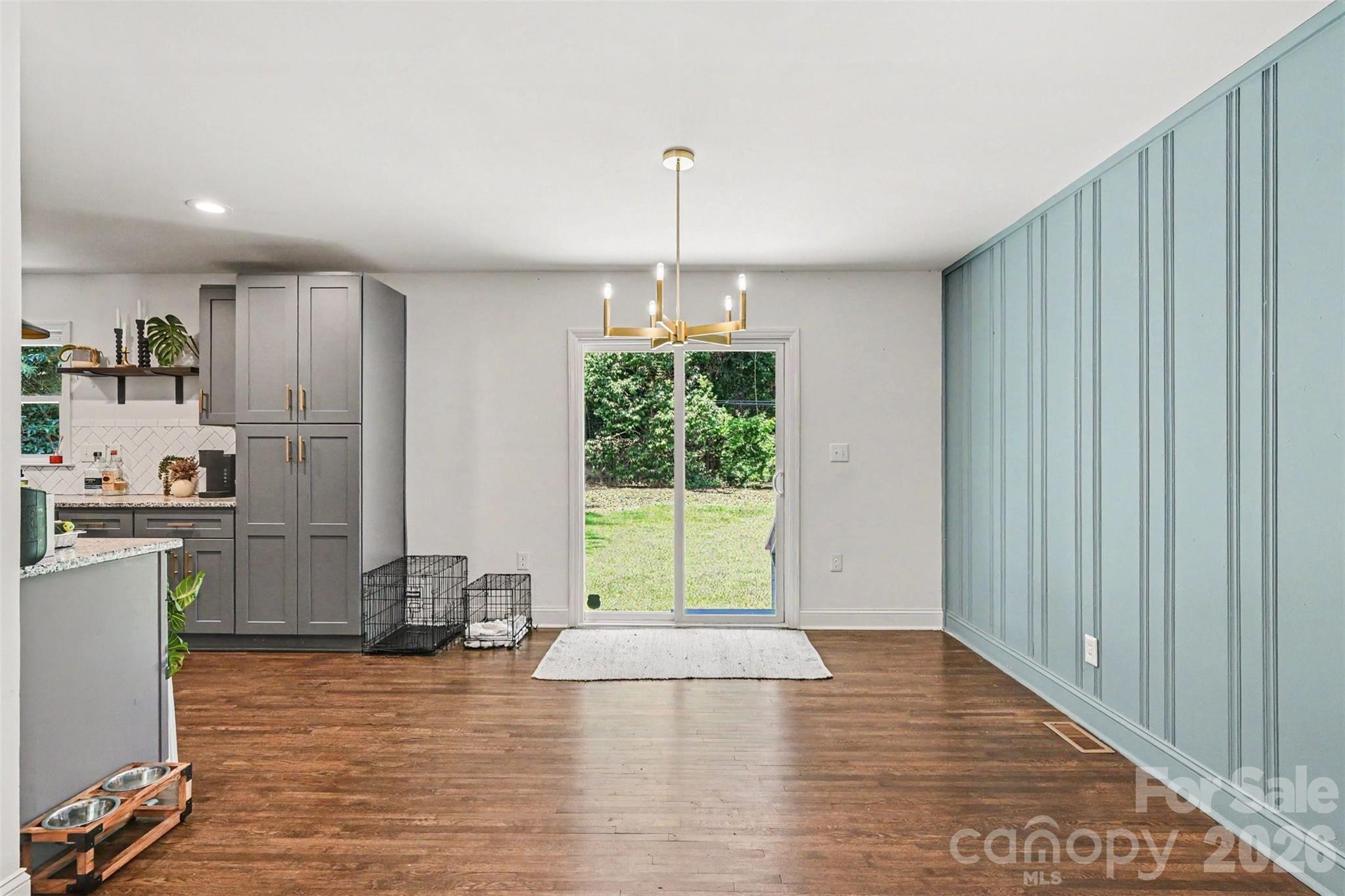 1027 Dresden Drive Property Photo 12