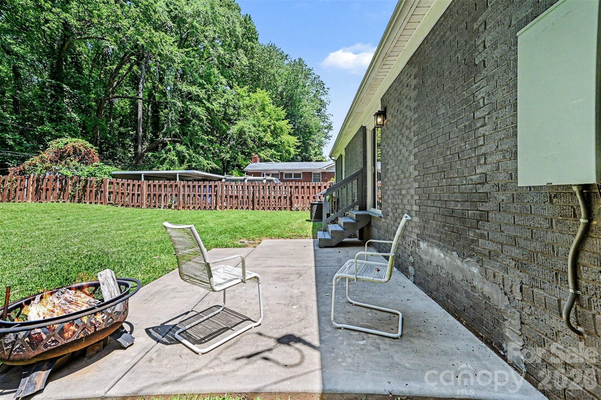 1027 Dresden Drive Property Photo 27