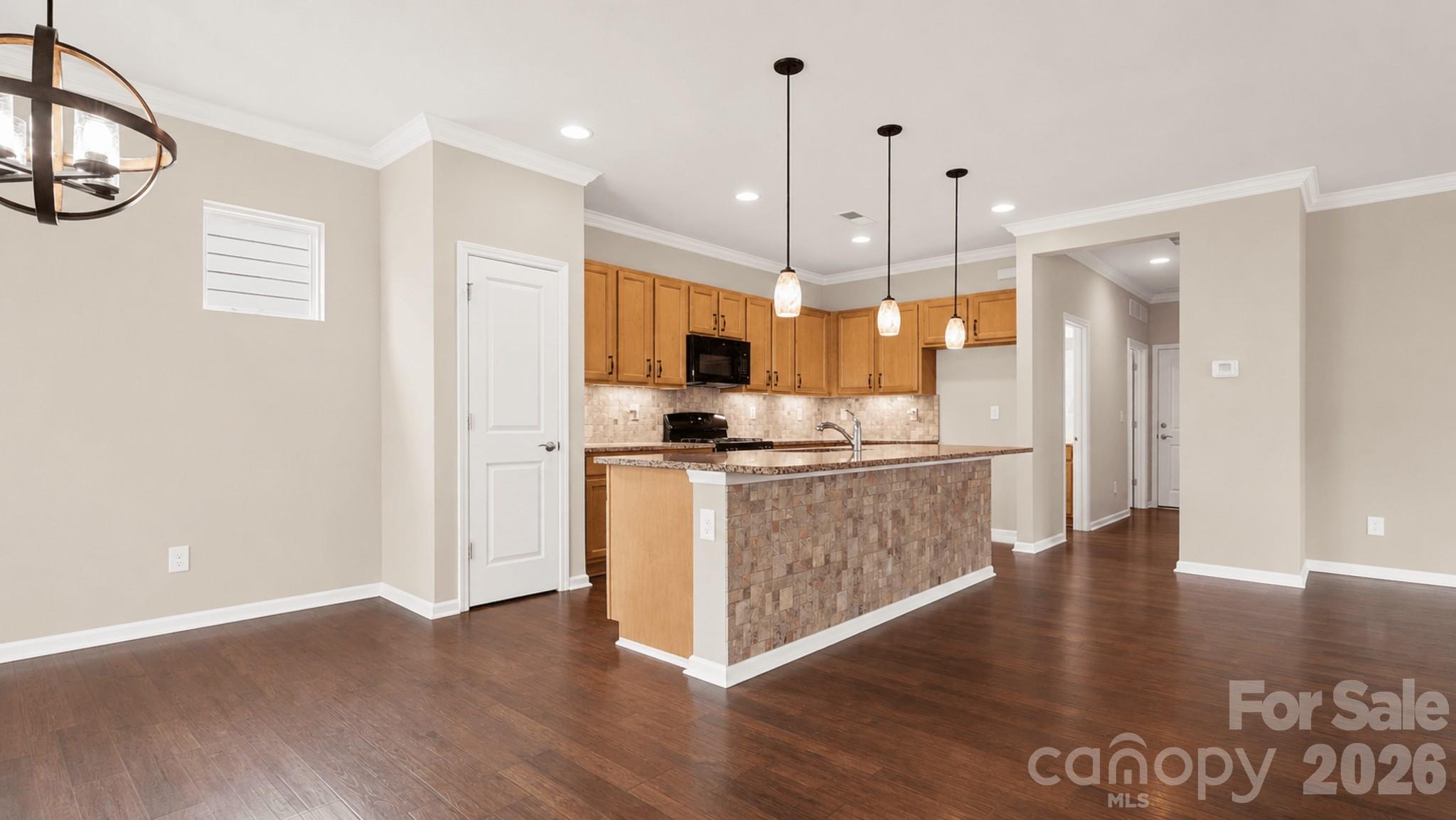 5129 Looking Glass Trail Property Photo 12