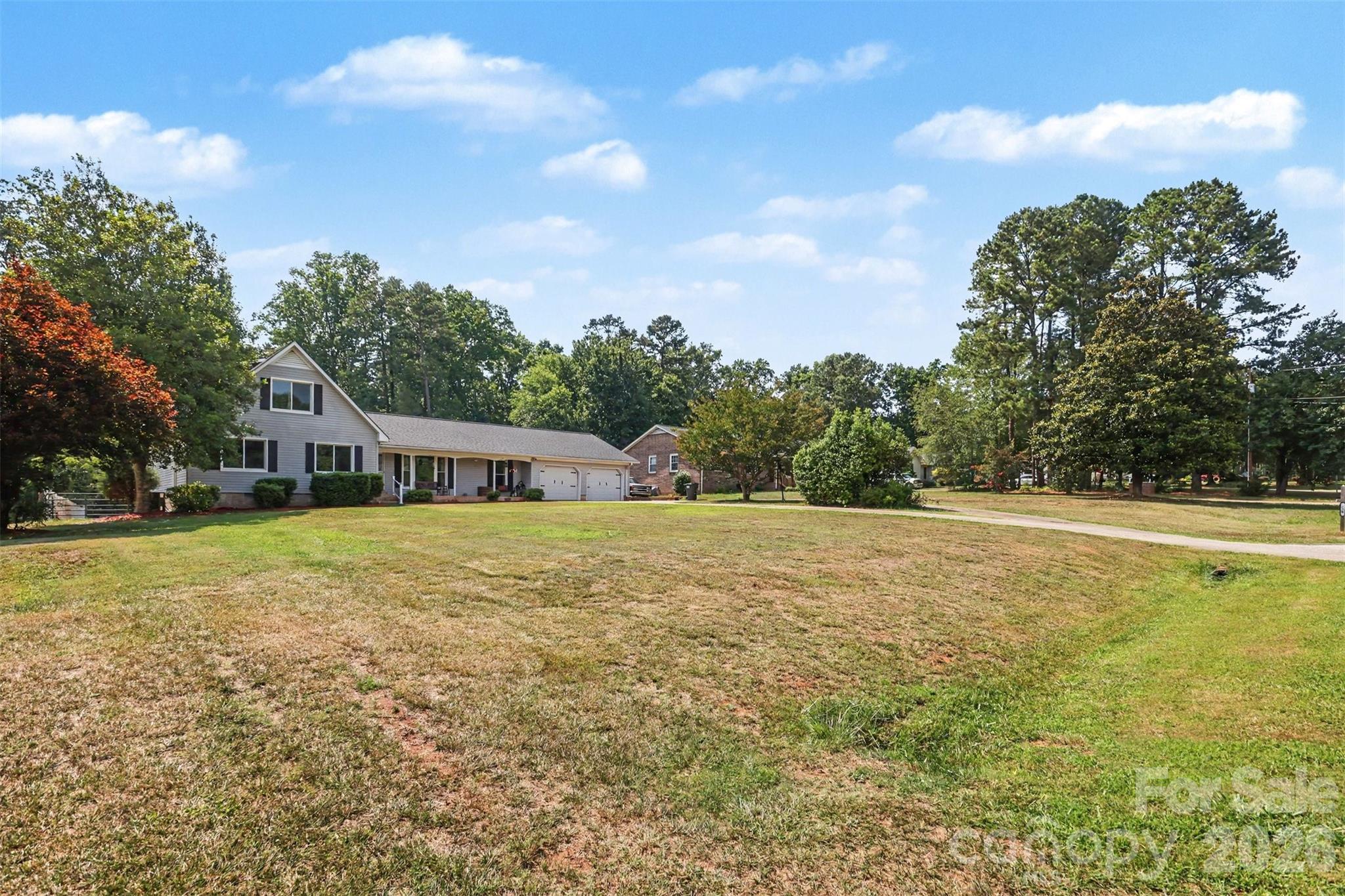 220 Roger Drive Property Photo 2